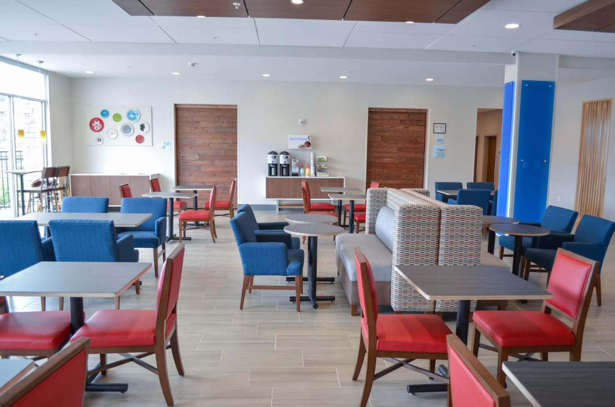 Breakfast in Holiday Inn Express & Suites Raleigh Airport - Brier Creek by IHG