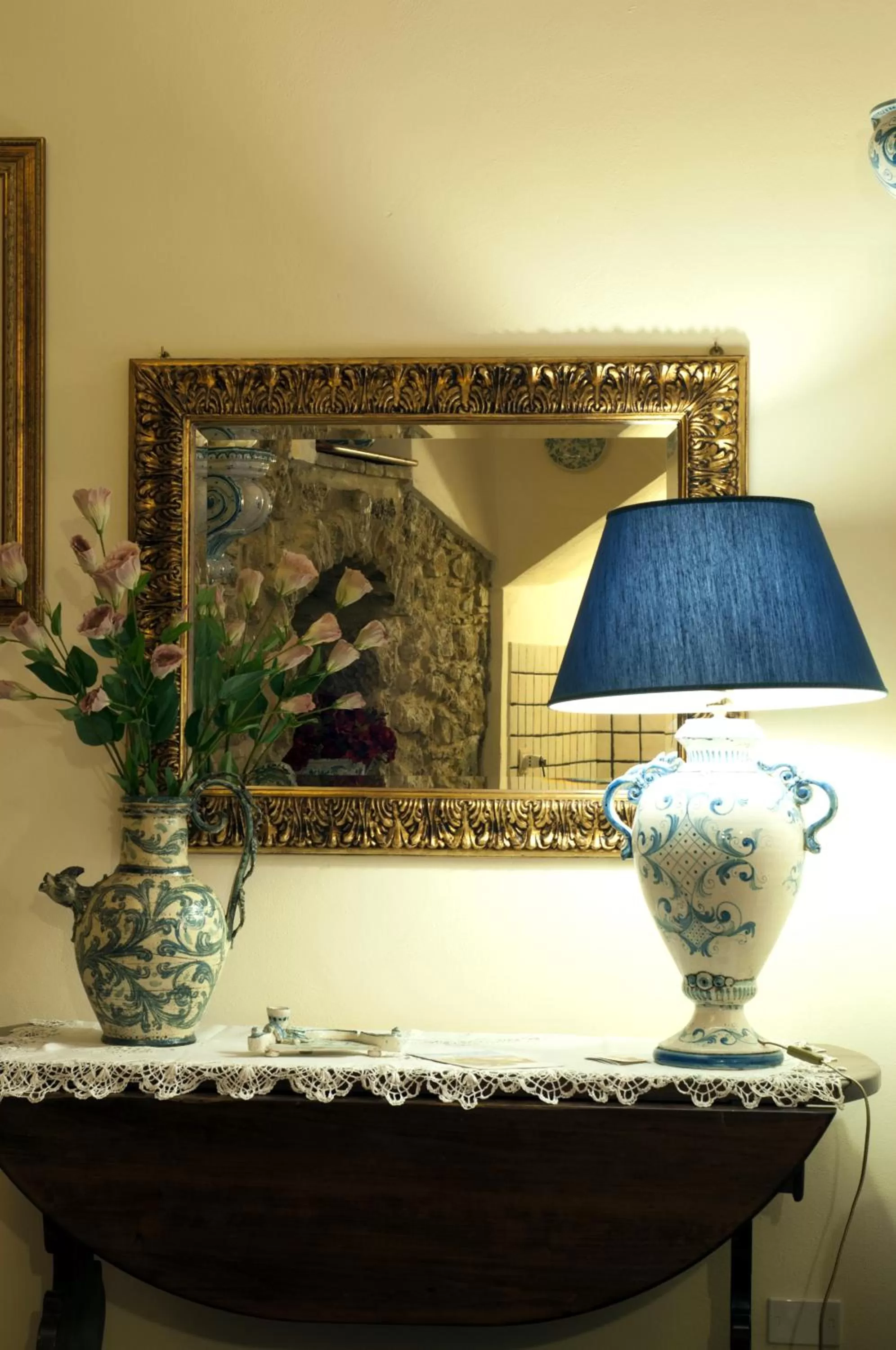 Decorative detail in Kimera