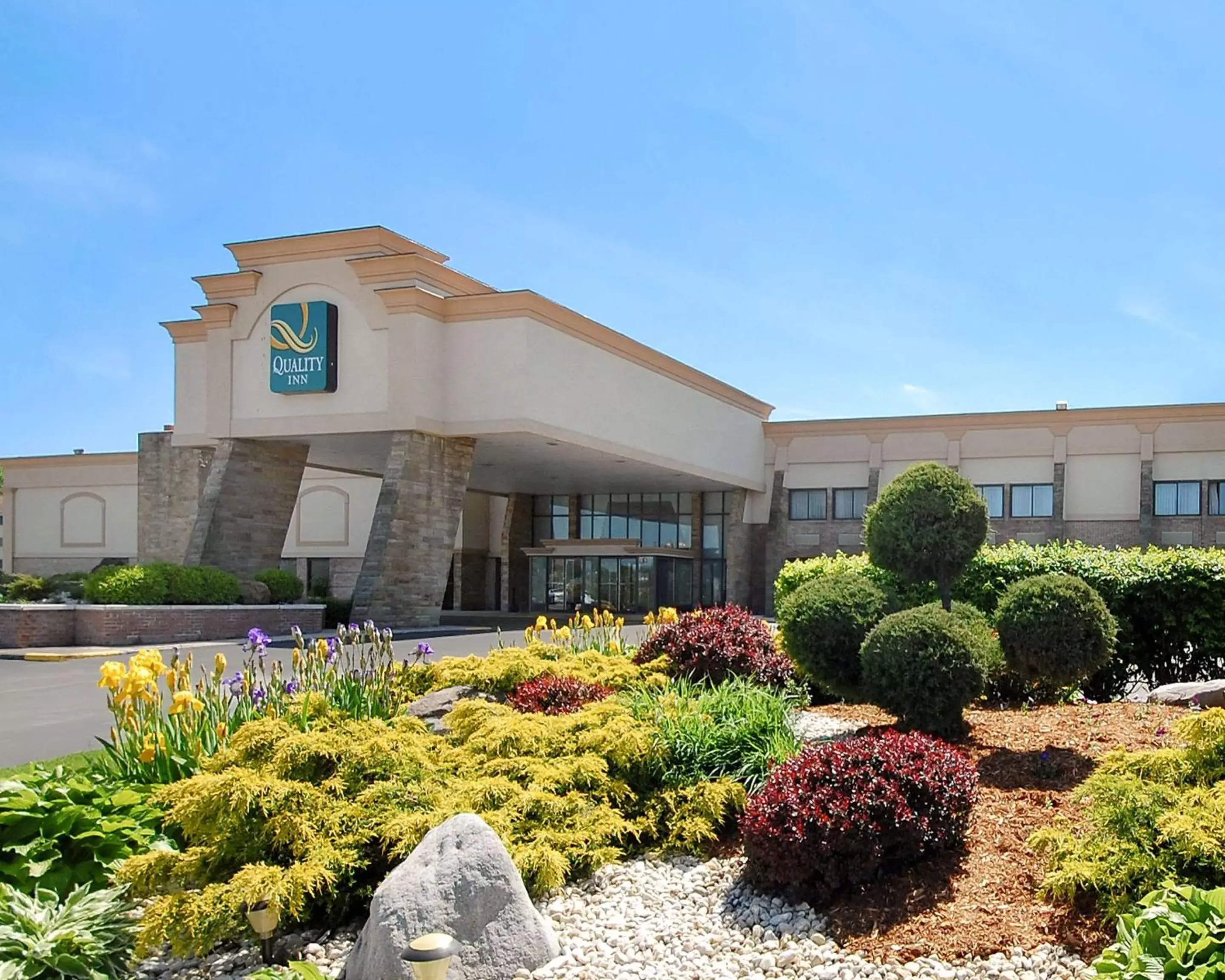 Property Building in Quality Inn and Conference Center Somerset