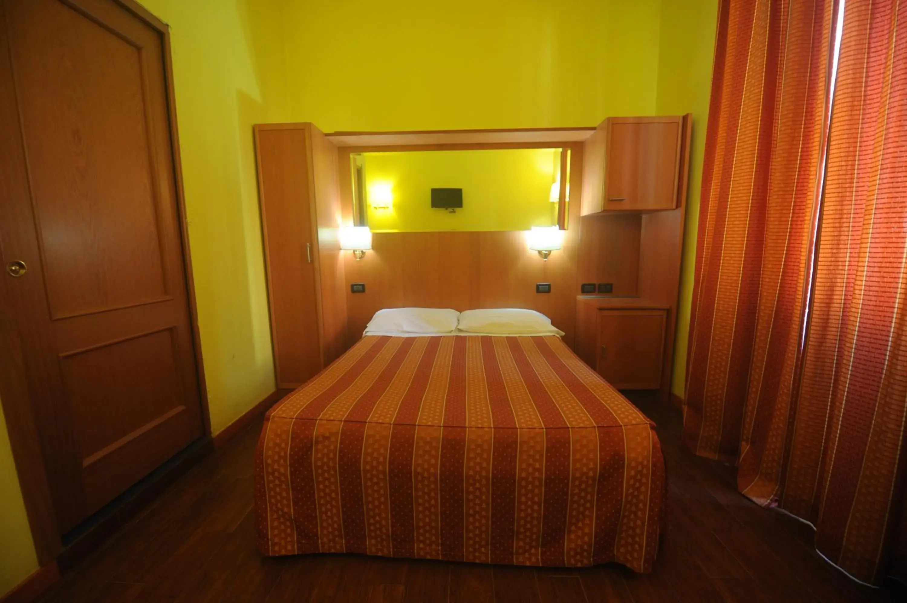 Photo of the whole room, Bed in Hotel Lella