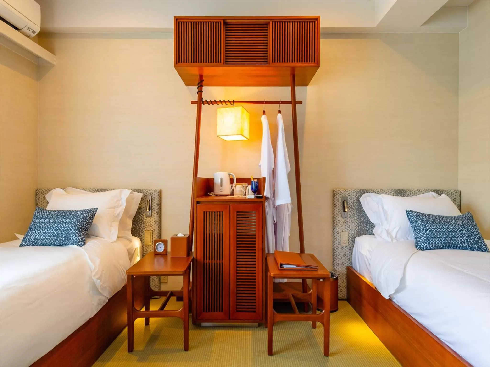 Bed in oile by DSH Resorts