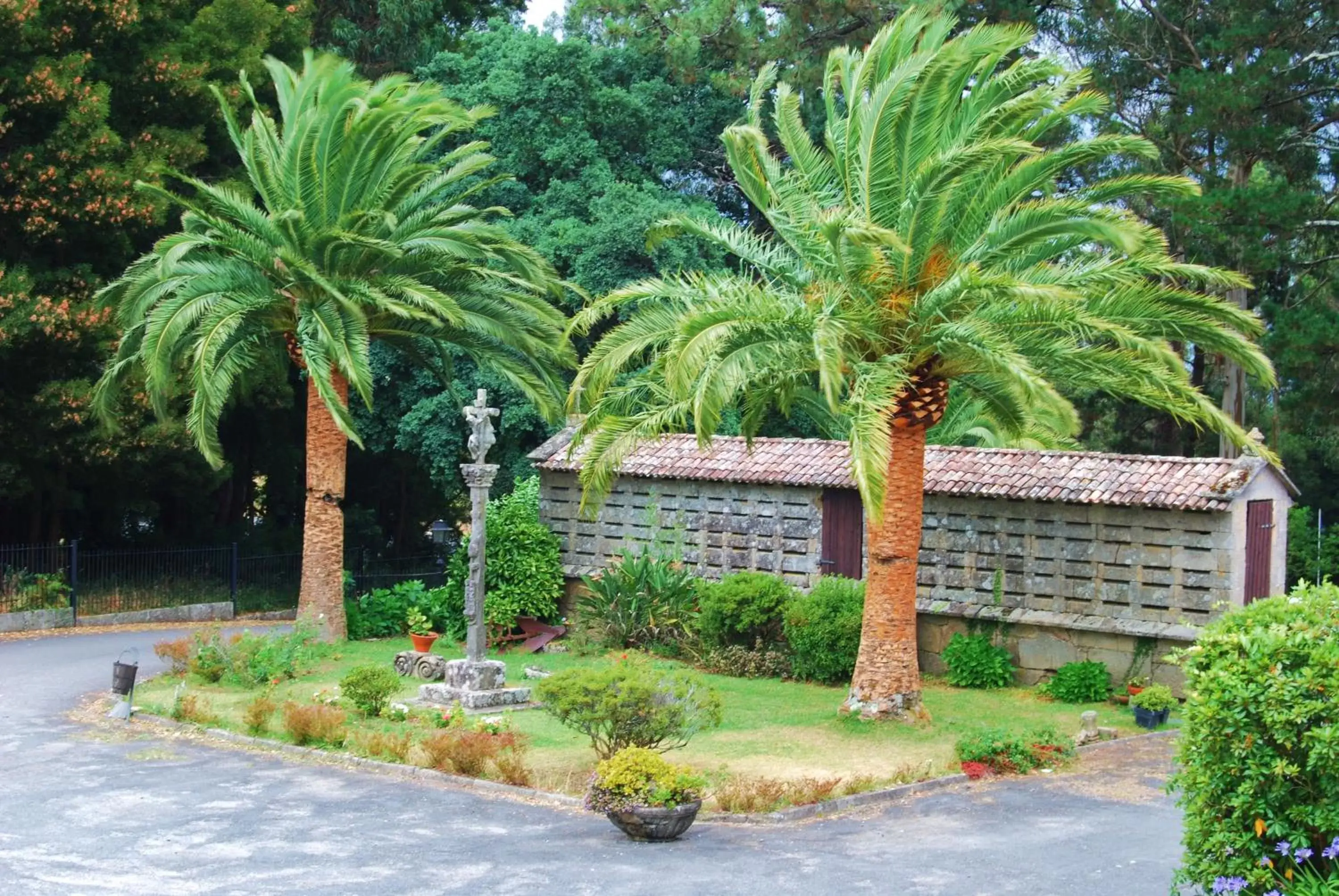 Garden, Property Building in Hotel Pazo O Rial