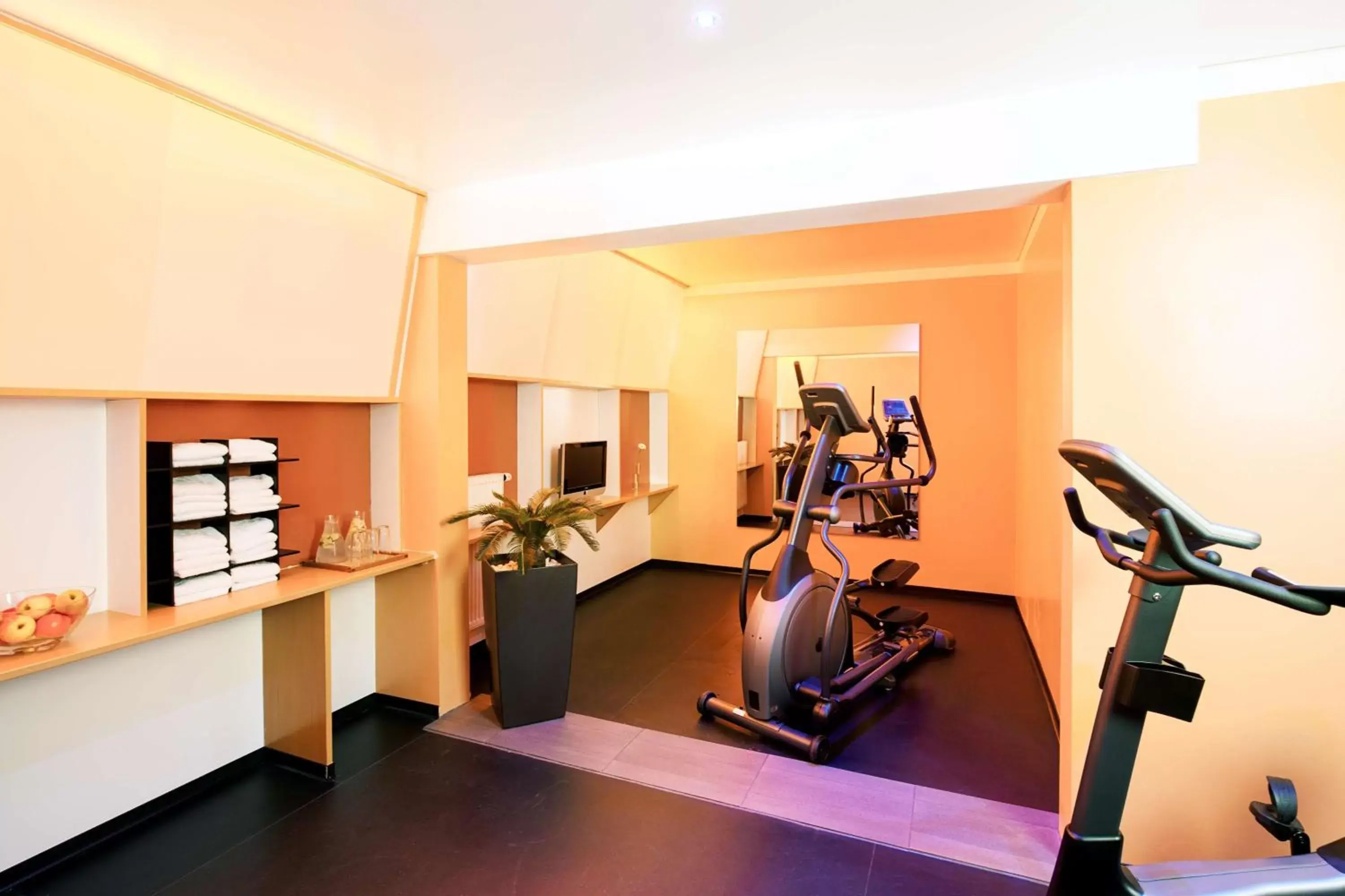 Fitness centre/facilities, Fitness Center/Facilities in NH München Unterhaching