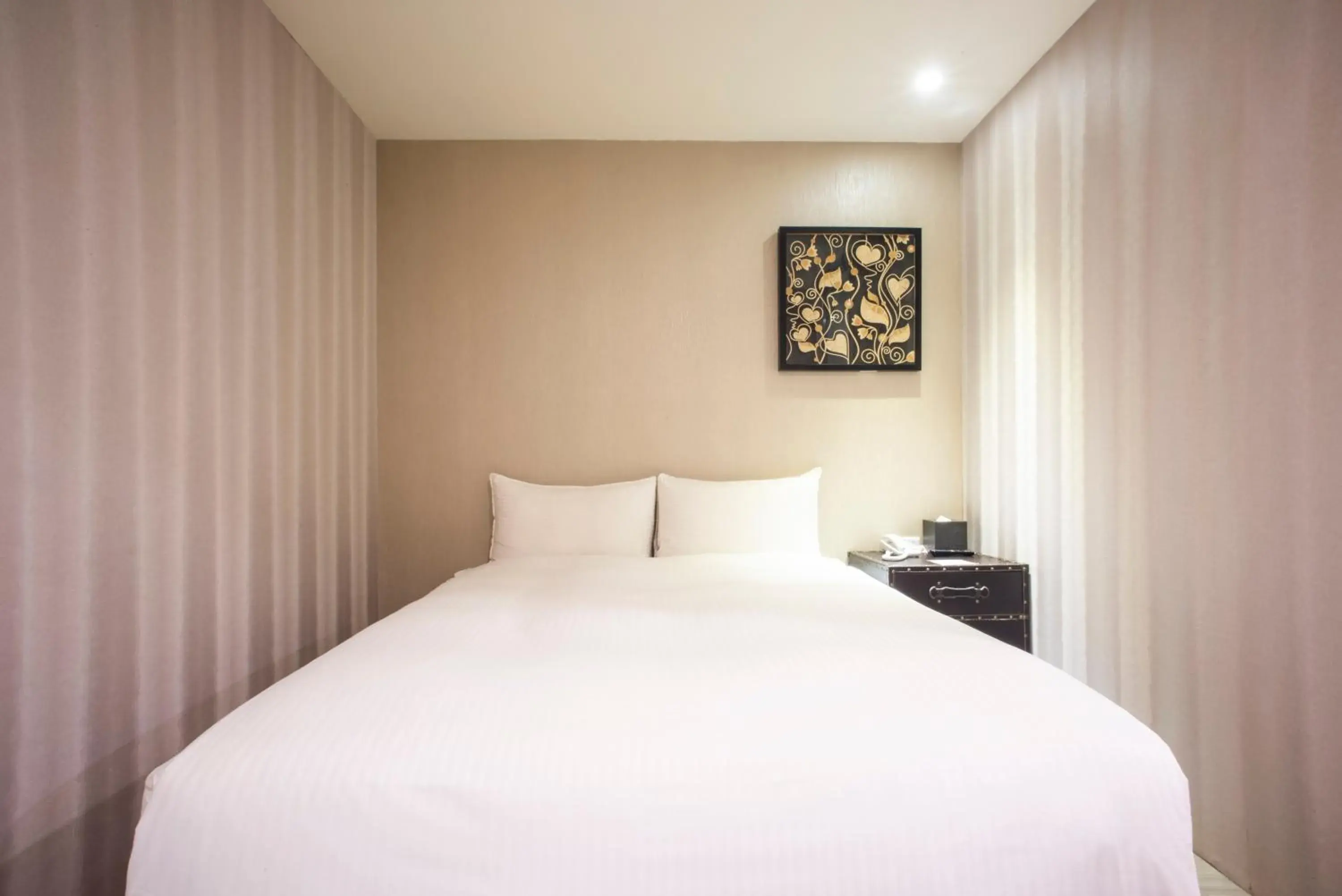 Photo of the whole room, Bed in XinsheHotel - Chungli