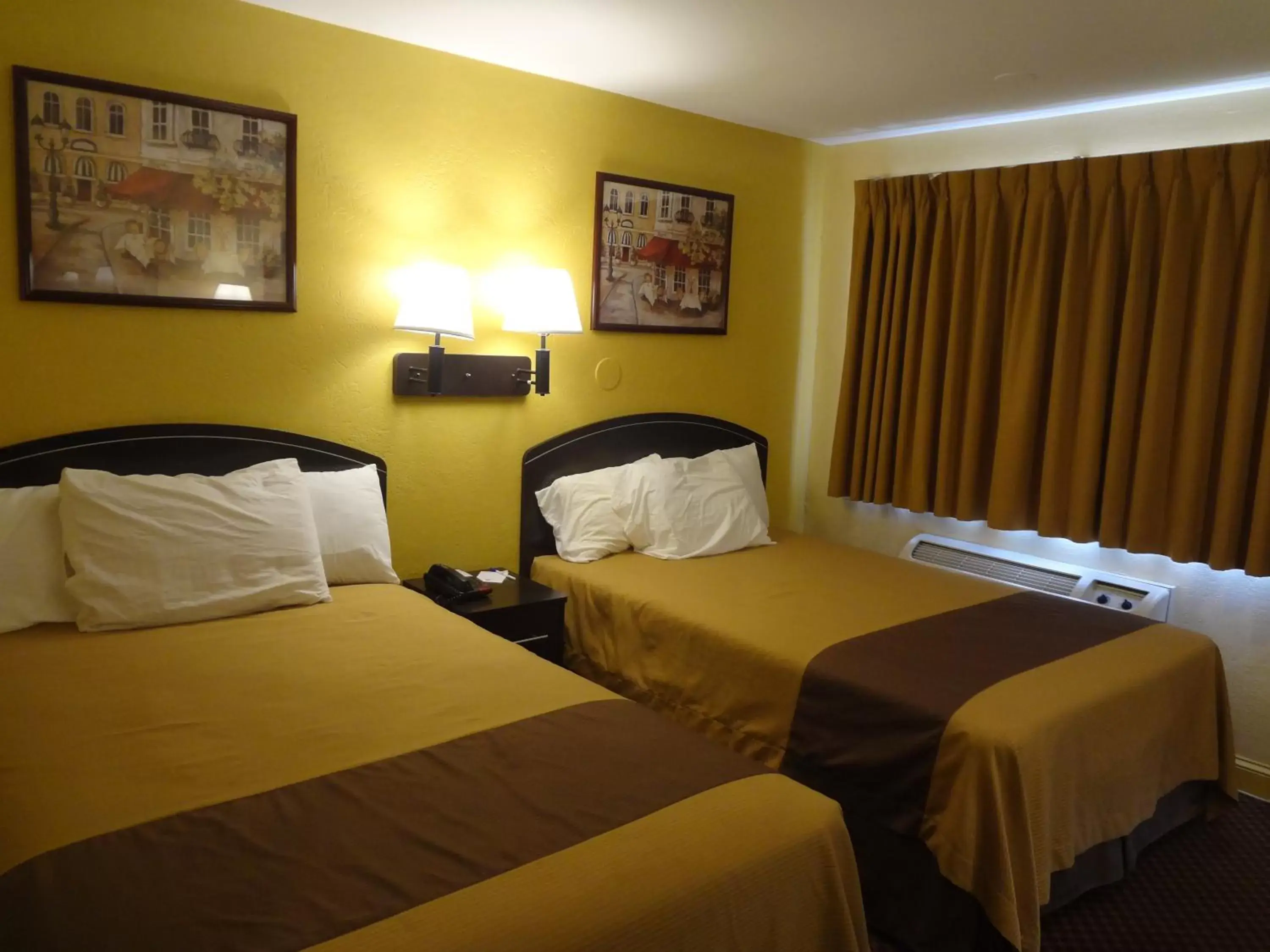 Bed in Americas Best Value Inn - Goldsboro