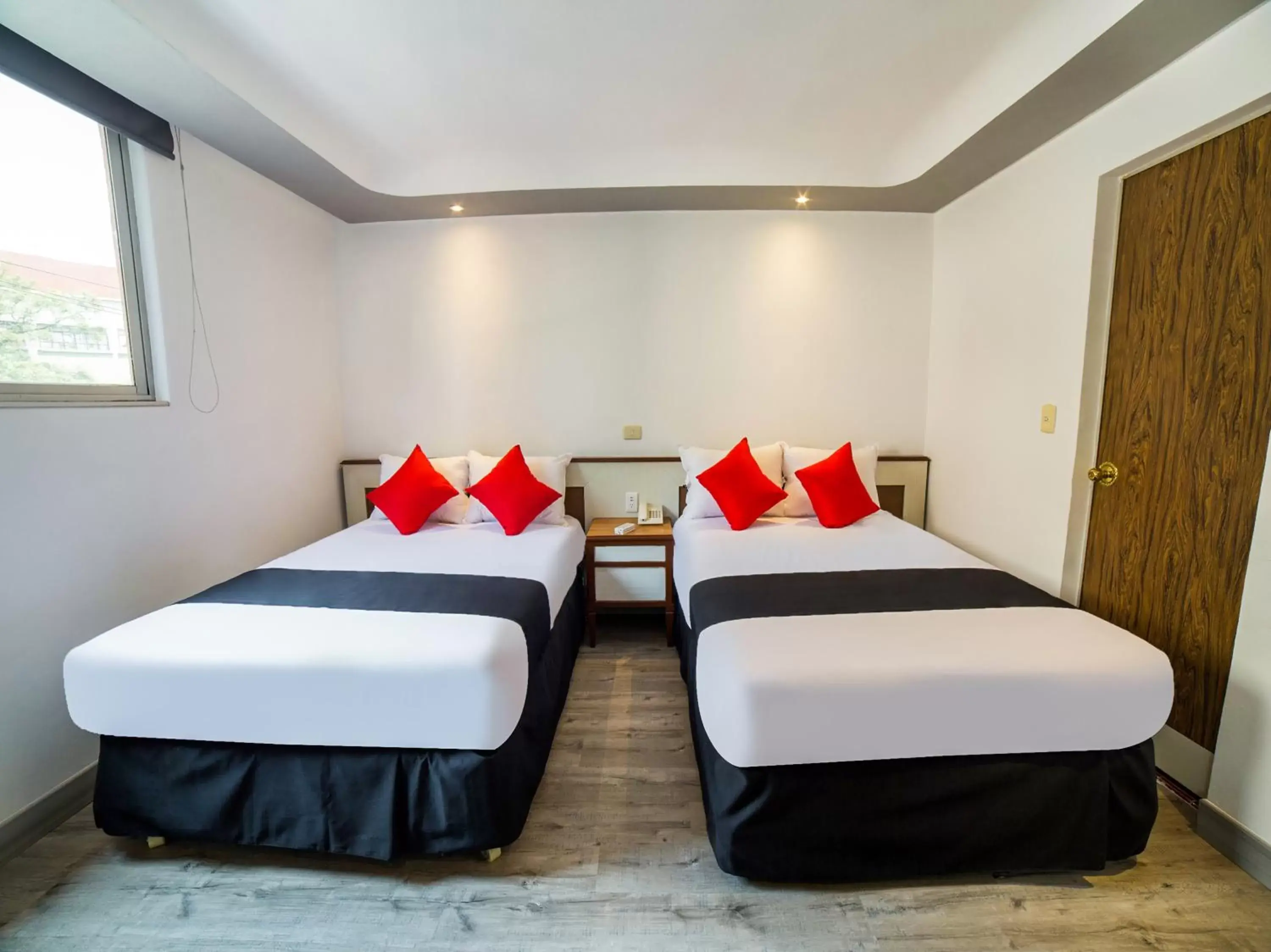 Bedroom, Bed in Hotel Marti