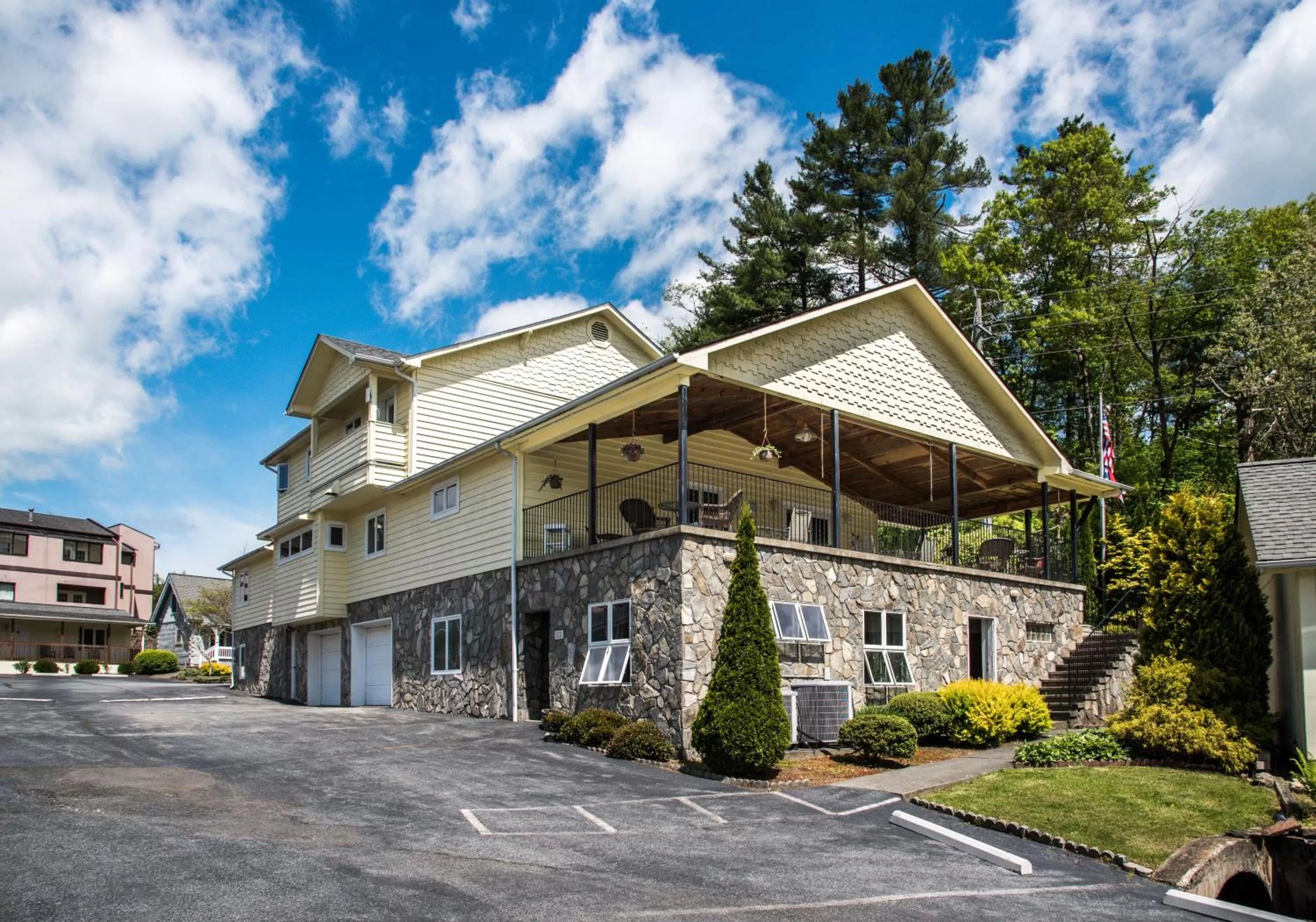 Boxwood Lodge Blowing Rock near Boone-University