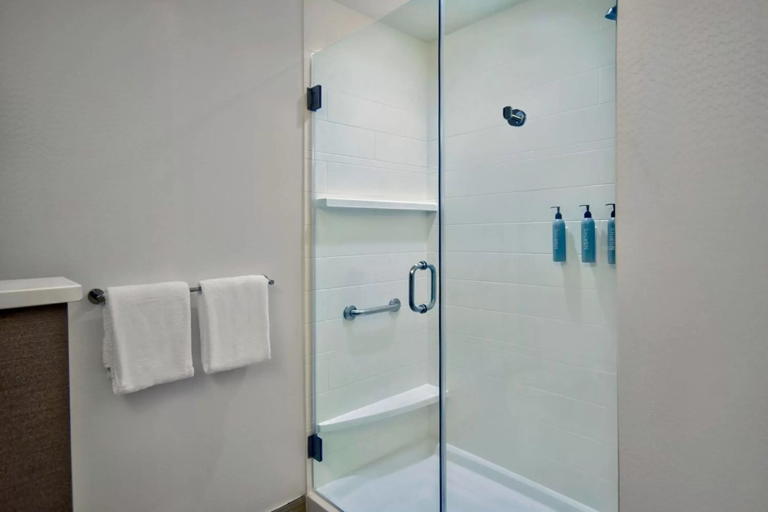 Bathroom in Courtyard by Marriott Nashville Green Hills