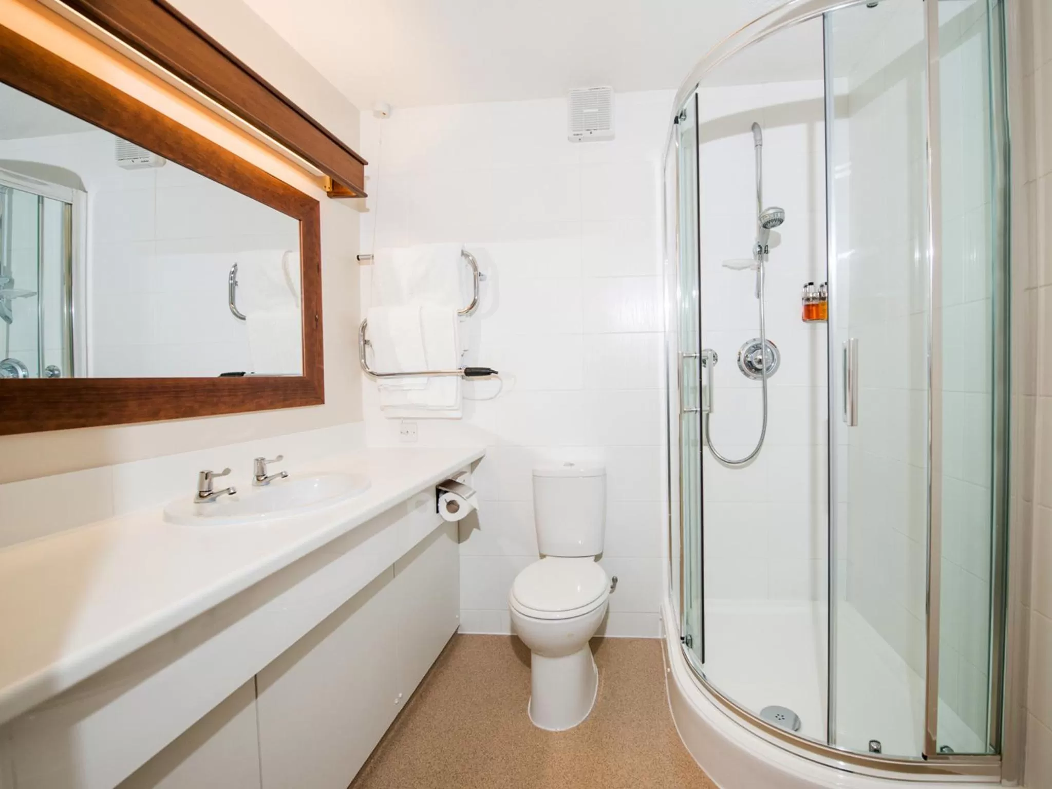 Bathroom in Peartree Lodge Waterside