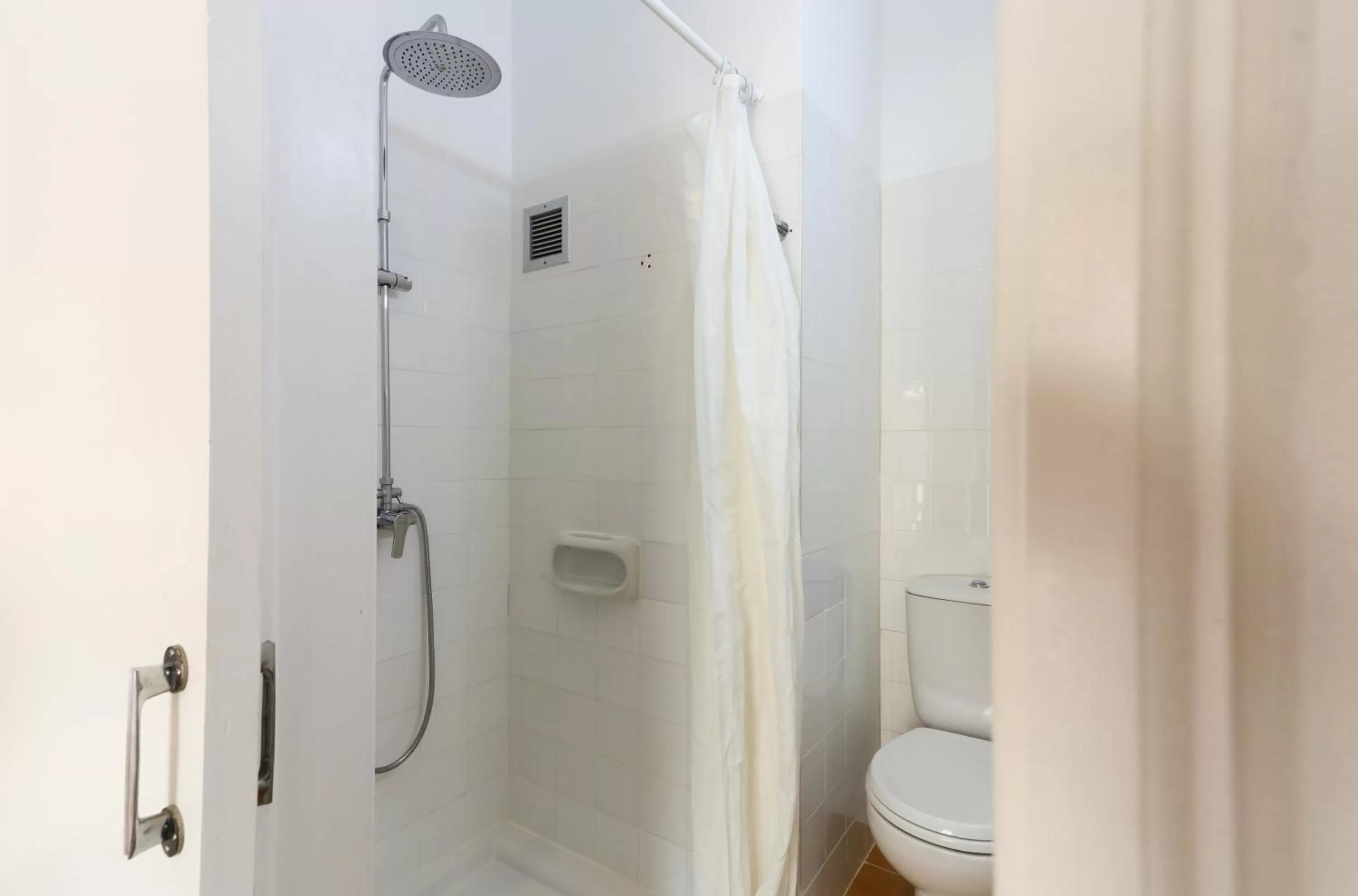 Shower in Axiothea Hotel