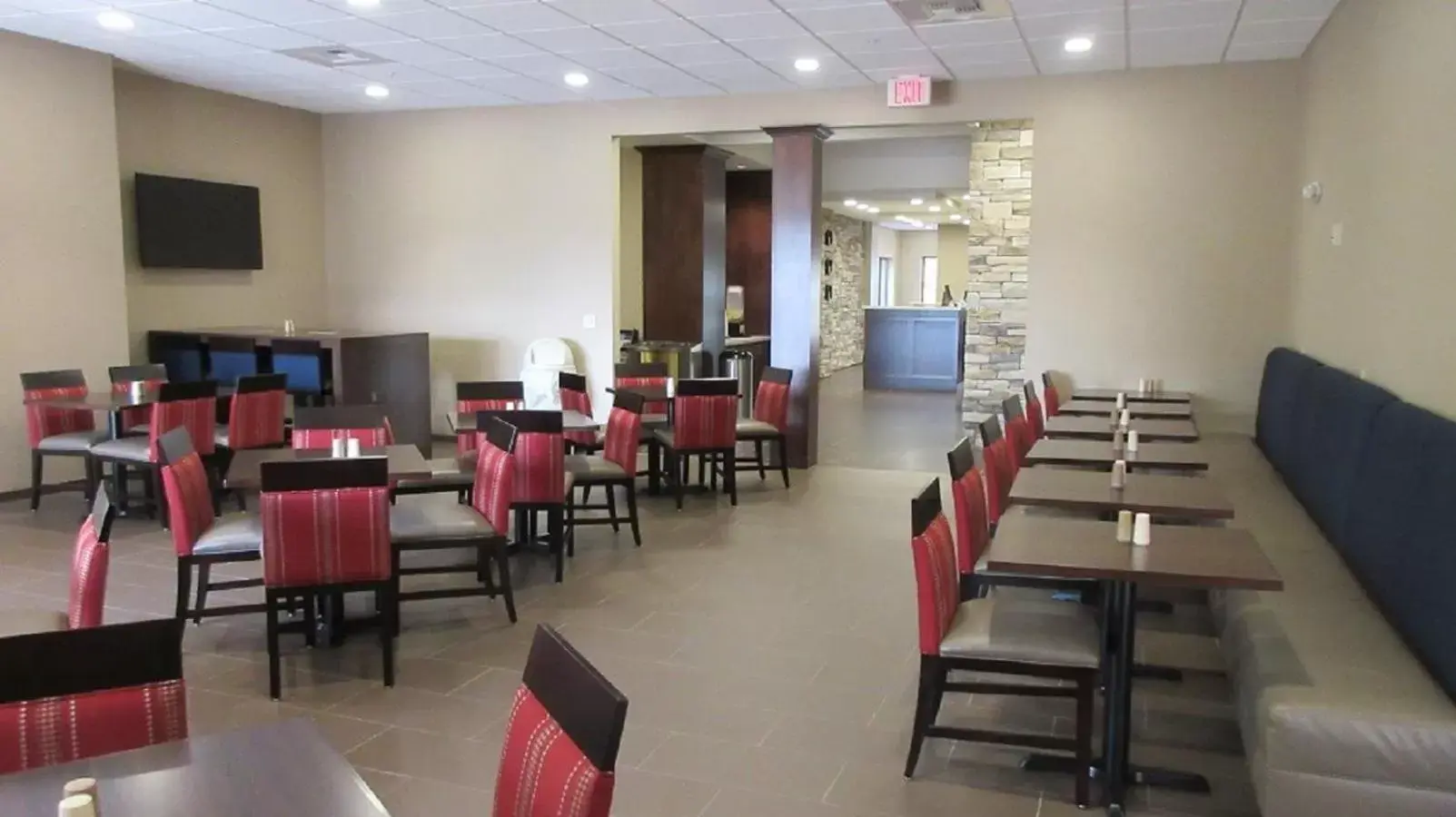 Dining area, Restaurant/Places to Eat in MainStay Suites I-90 City Center