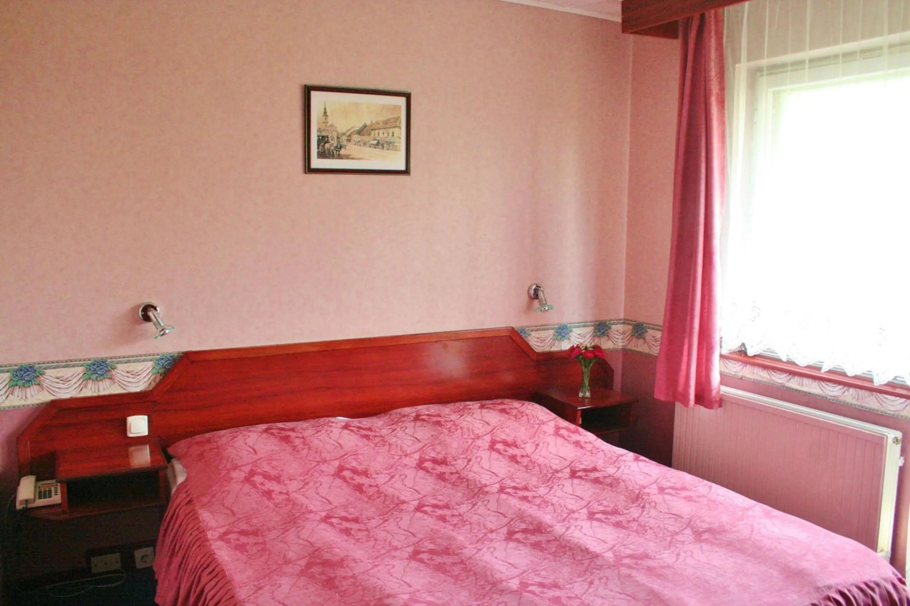 Bedroom, Bed in Classic Hotel