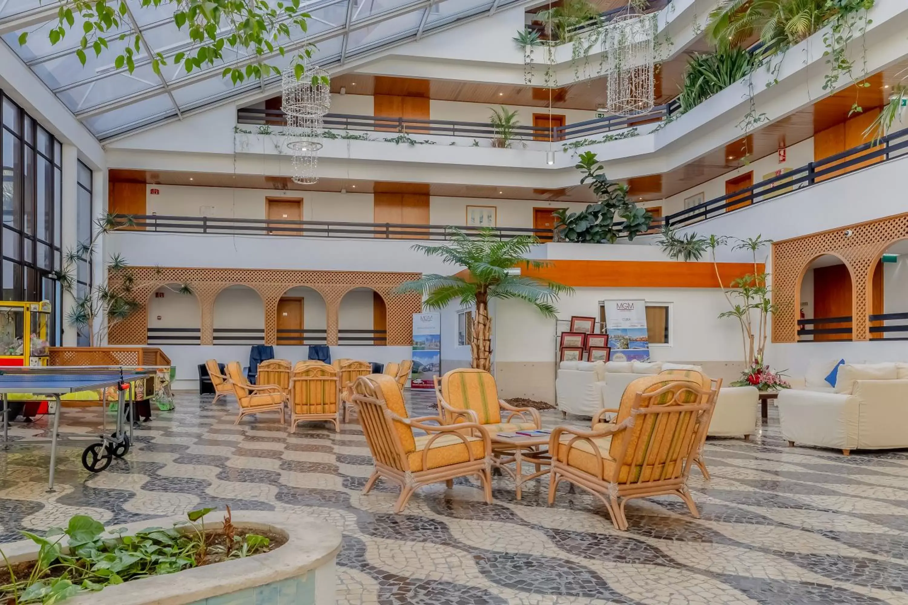 Lobby or reception in Muthu Oura Praia Hotel