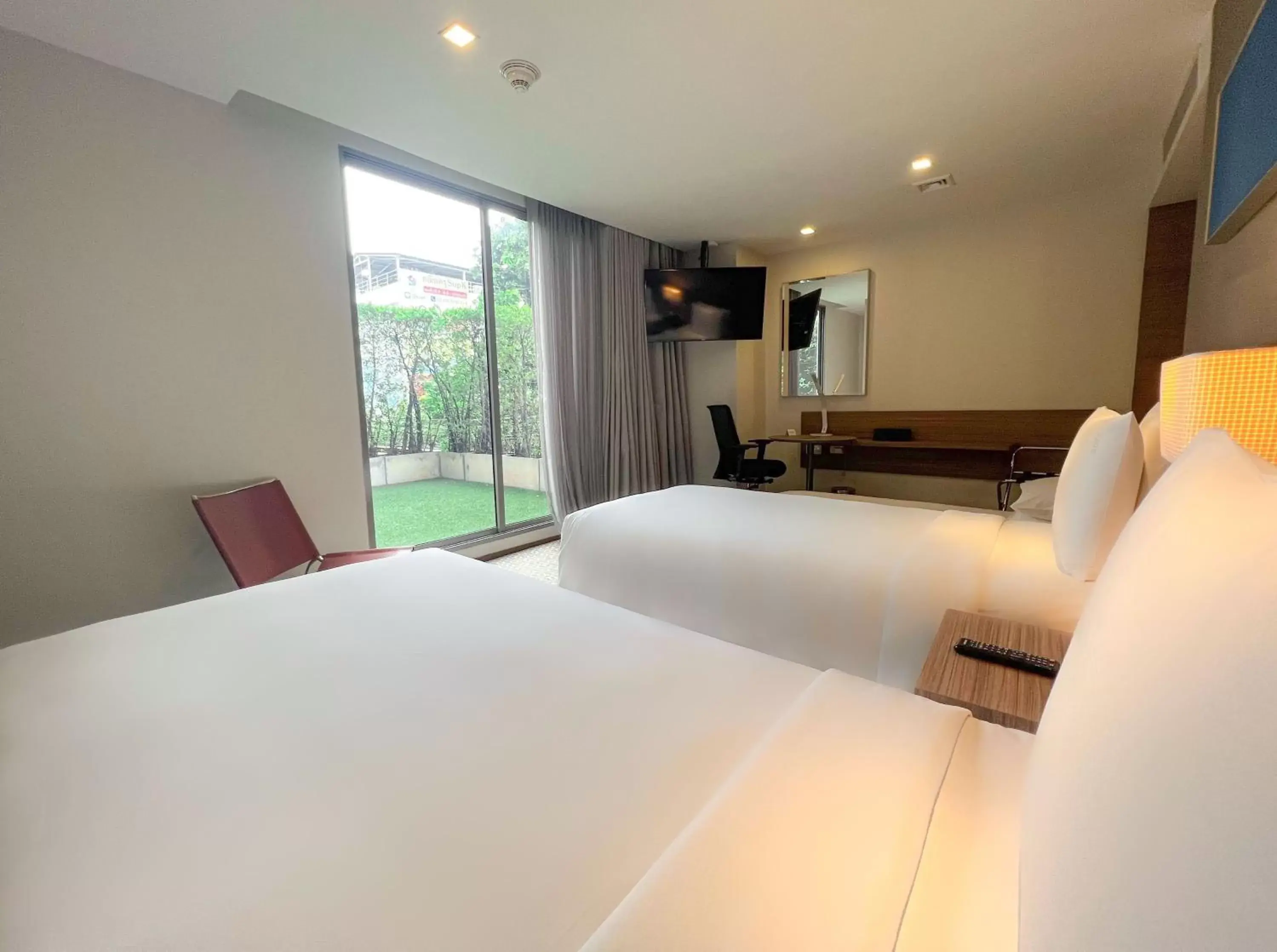 Photo of the whole room in Holiday Inn Express Bangkok Sathorn, an IHG Hotel