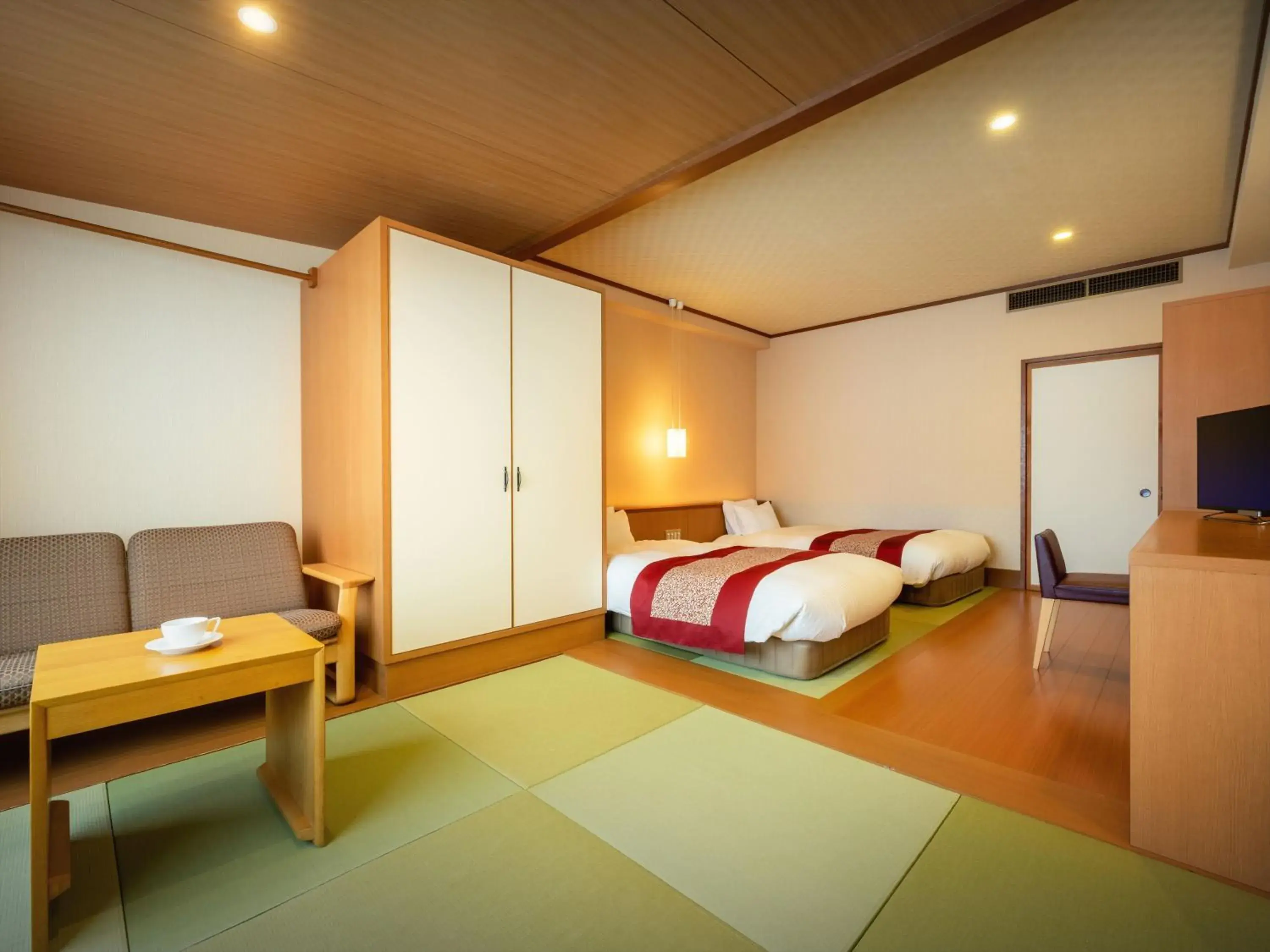 Photo of the whole room, Bed in Zao Kokusai Hotel