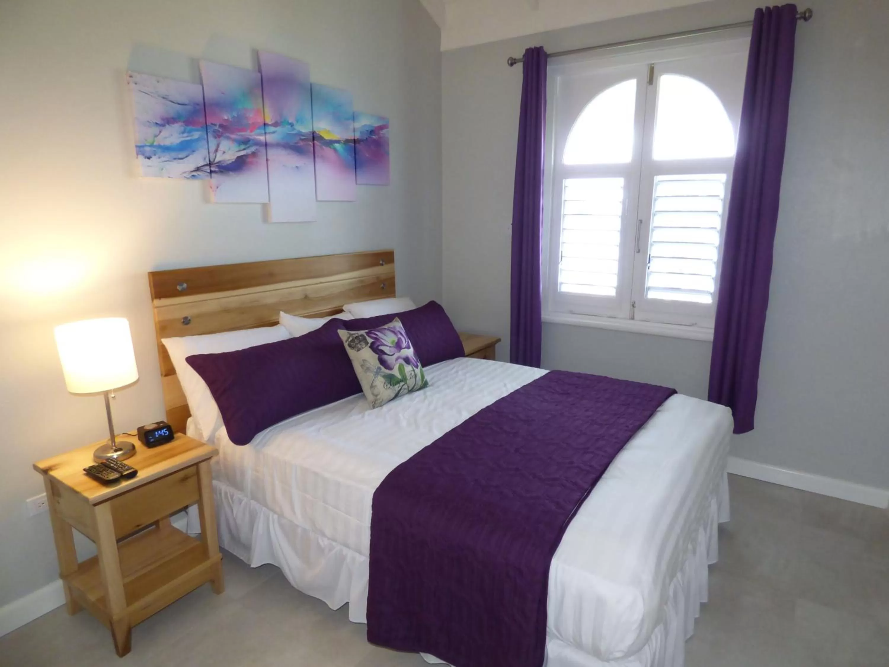Bedroom, Bed in Beach Two Bedroom Loft Suite E29
