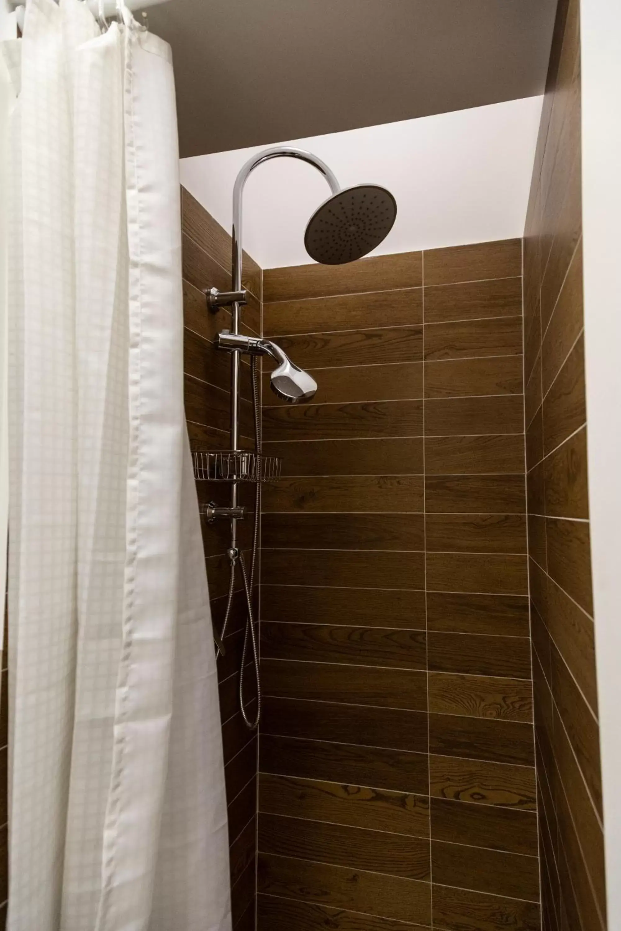 Shower, Bathroom in B&B Giardino Bellini-centro