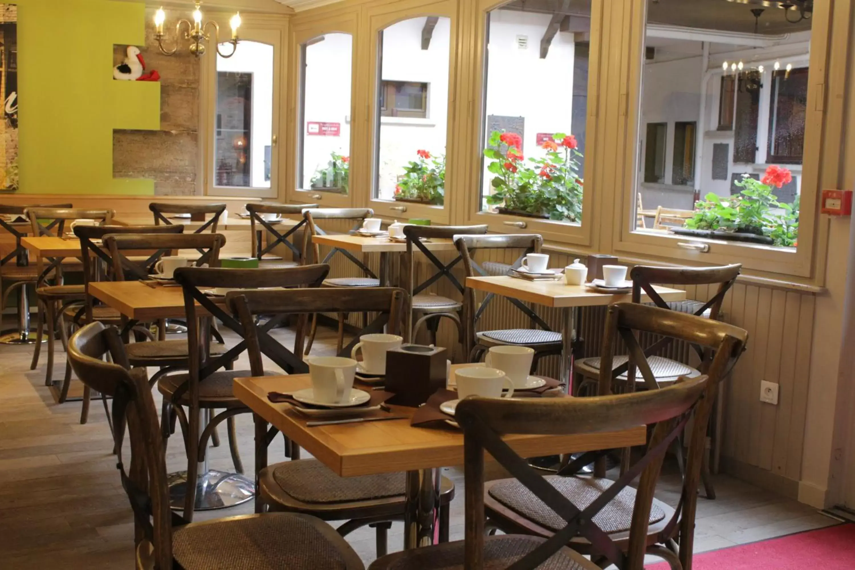 Breakfast, Restaurant/Places to Eat in Le Gouverneur Hotel