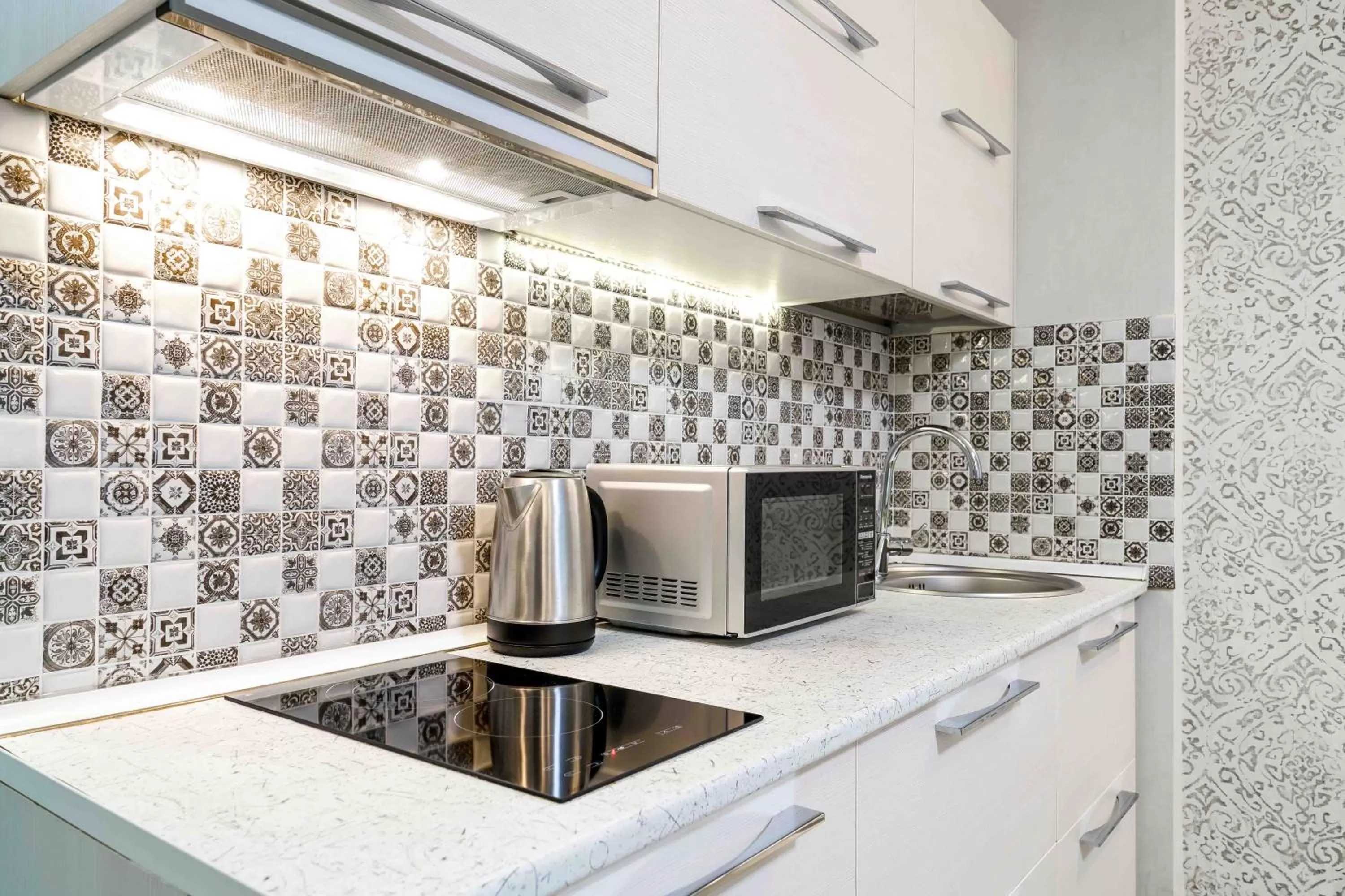 Kitchen or kitchenette, Kitchen/Kitchenette in Holiday Lux Sea Towers Batumi