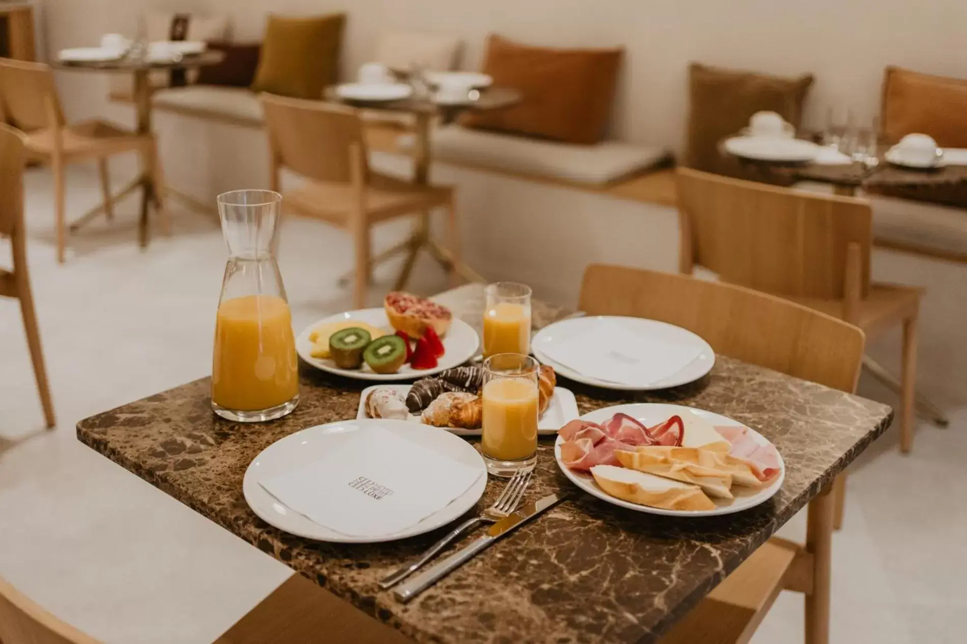 Coffee/tea facilities in Hotel Boutique Petit Luxe