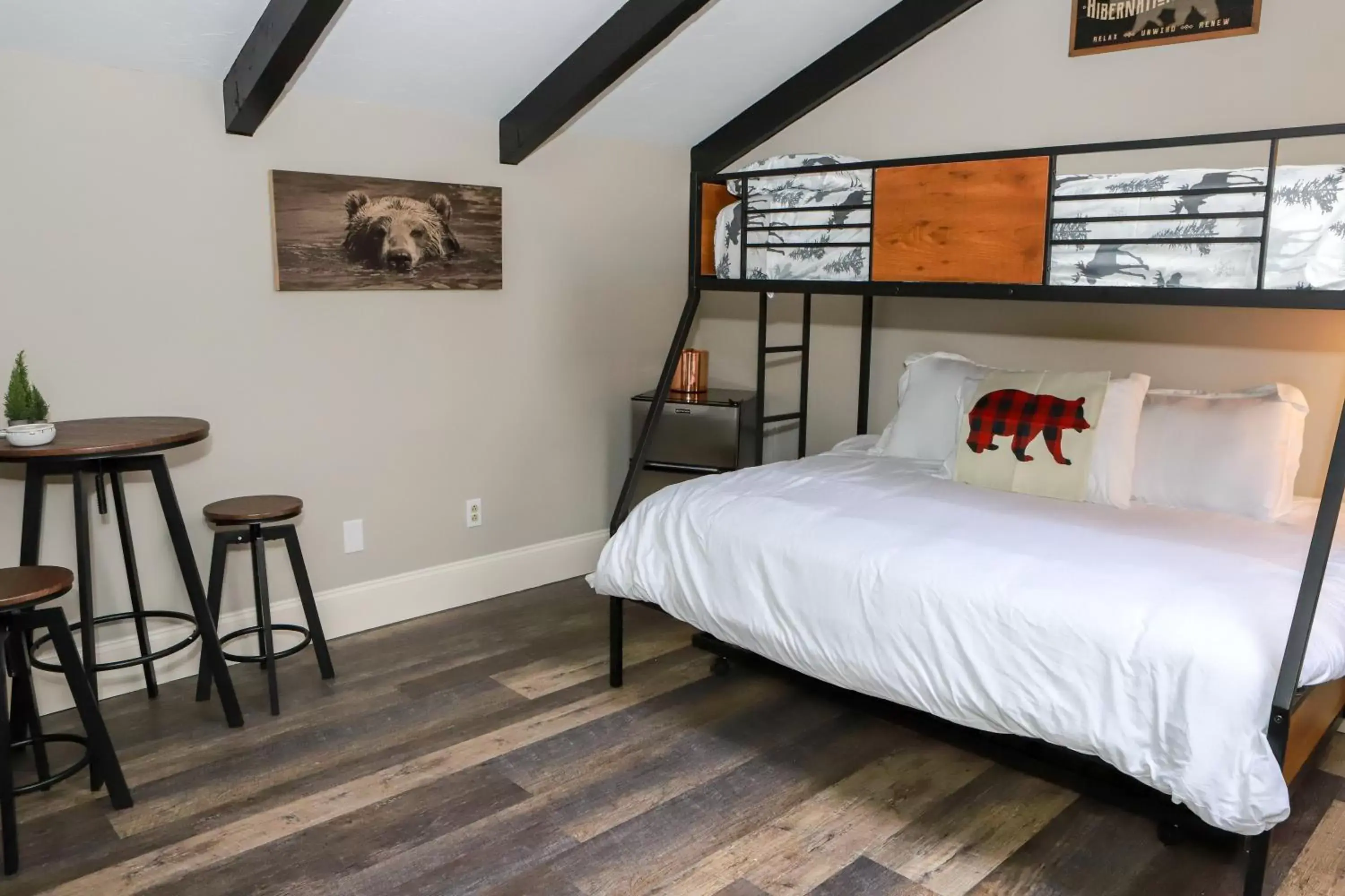 Bunk Bed in Gunstock Inn & Suites