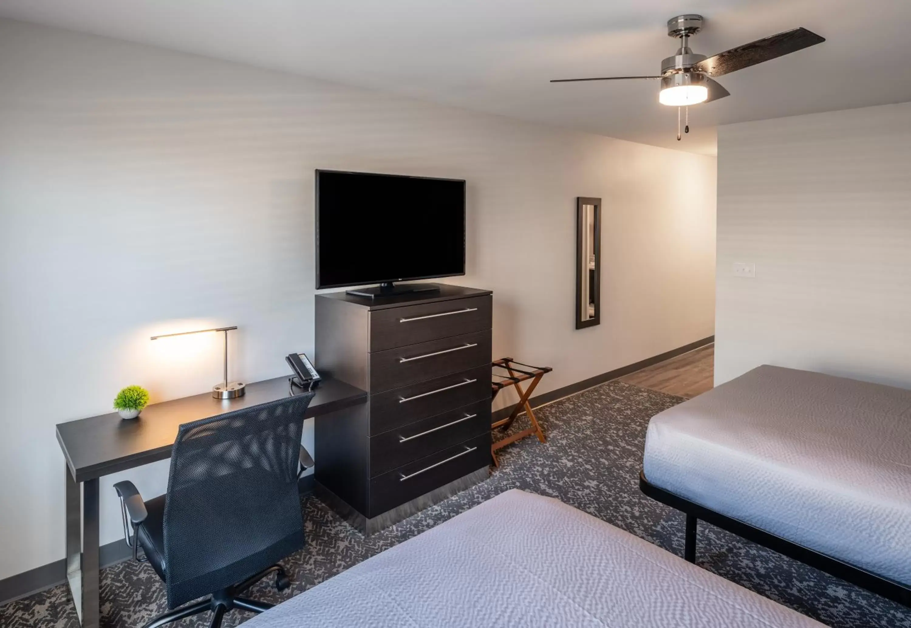 Bedroom, TV/Entertainment Center in stayAPT Suites Alexandria-Fort Belvoir