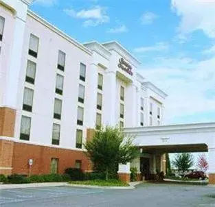 Property building in Hampton Inn & Suites Spartanburg-I-26-Westgate Mall Property building in Hampton Inn & Suites Spartanburg-I-26-Westgate Mall