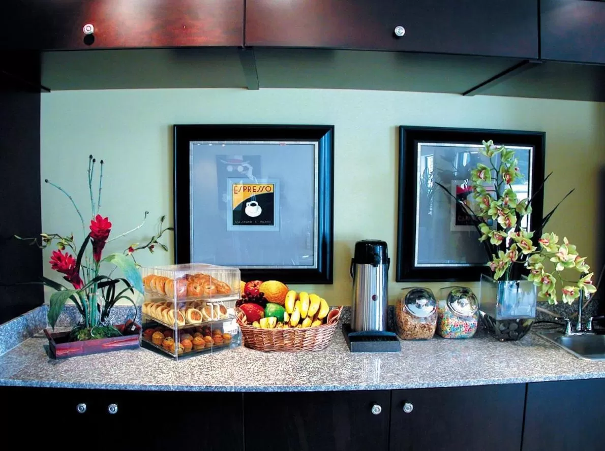 Breakfast in Days Inn by Wyndham Lafayette Scott