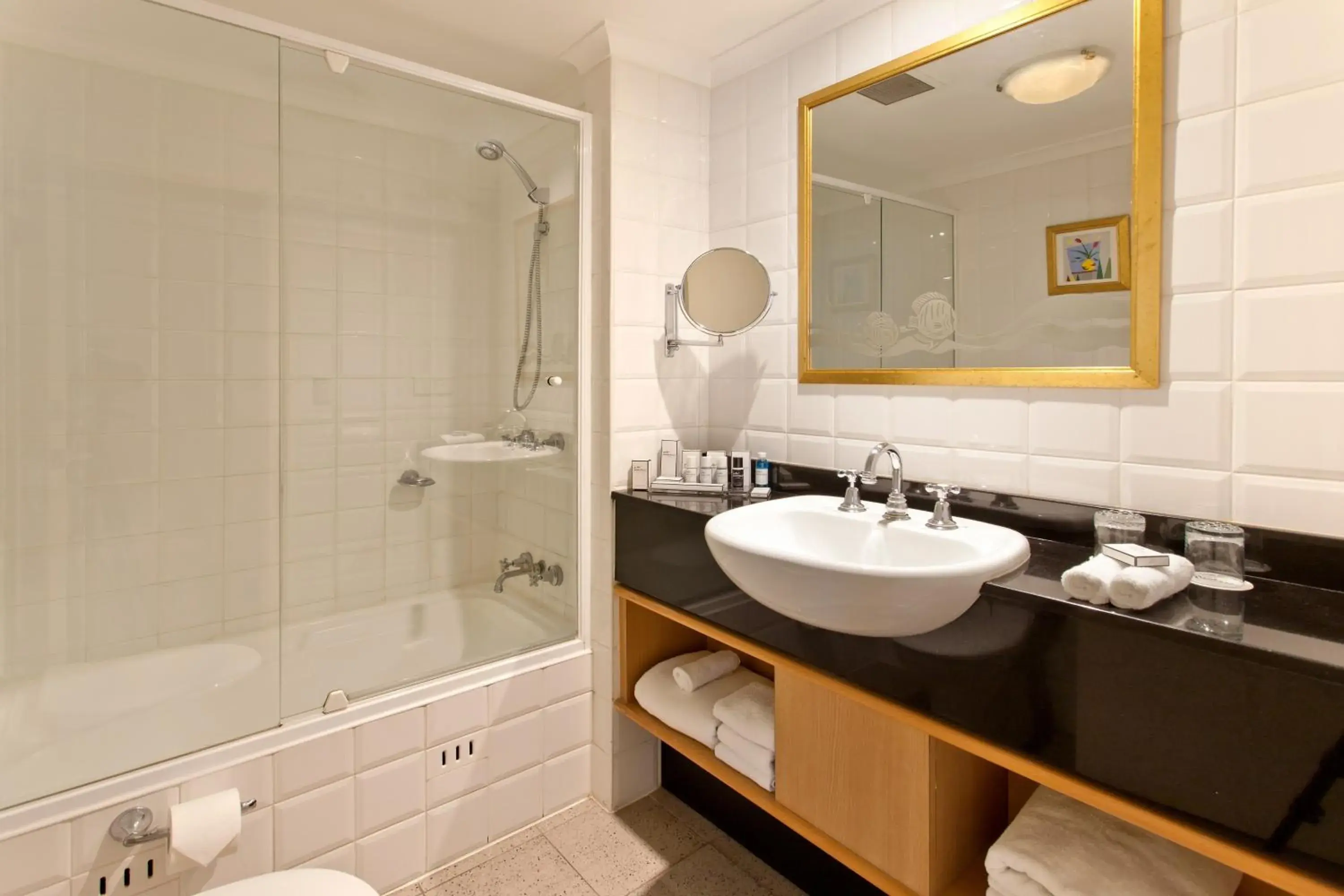 Bathroom in Rydges Darling Square Apartment Hotel