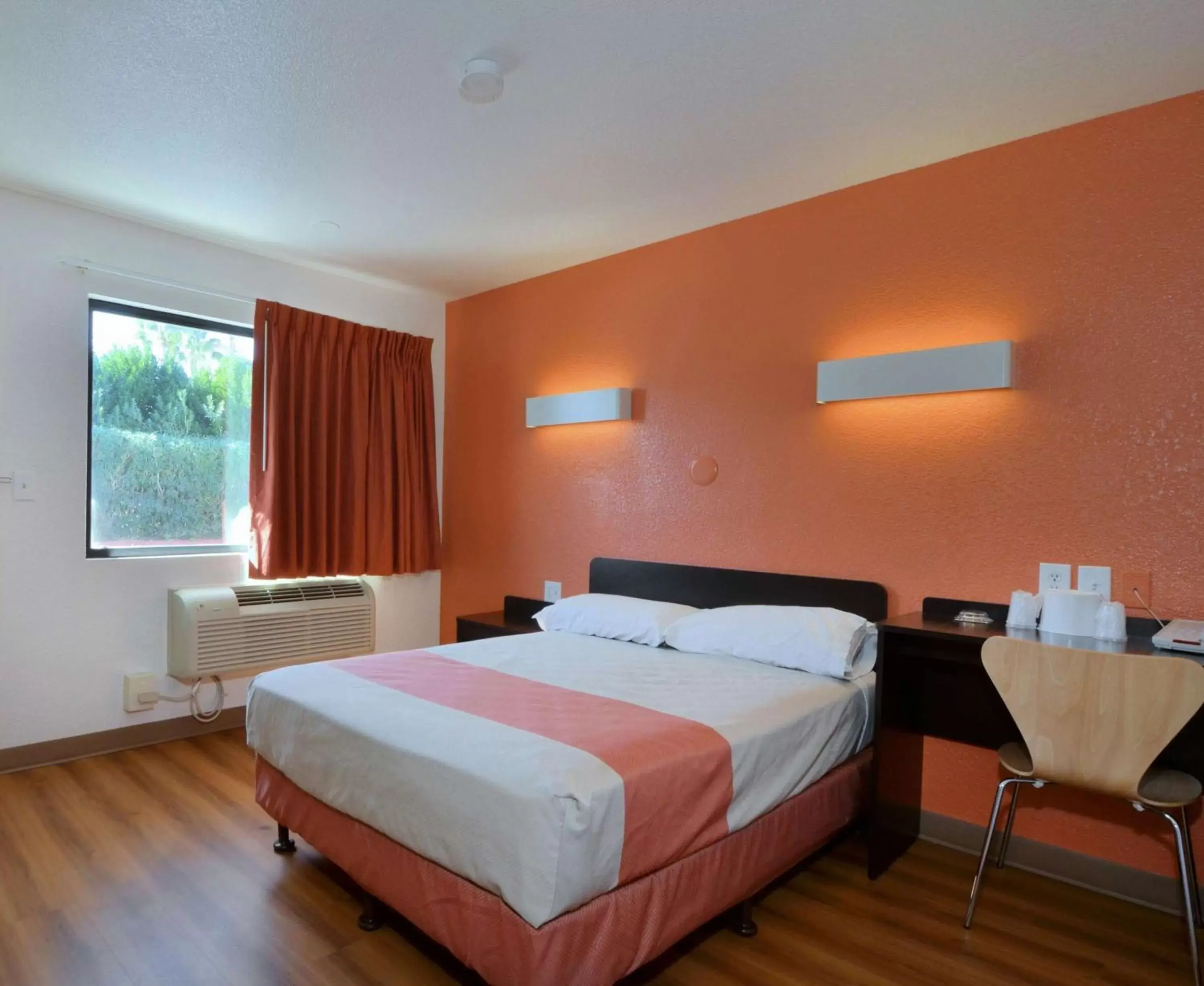 Bedroom, Bed in Motel 6-Palm Desert, CA - Palm Springs Area