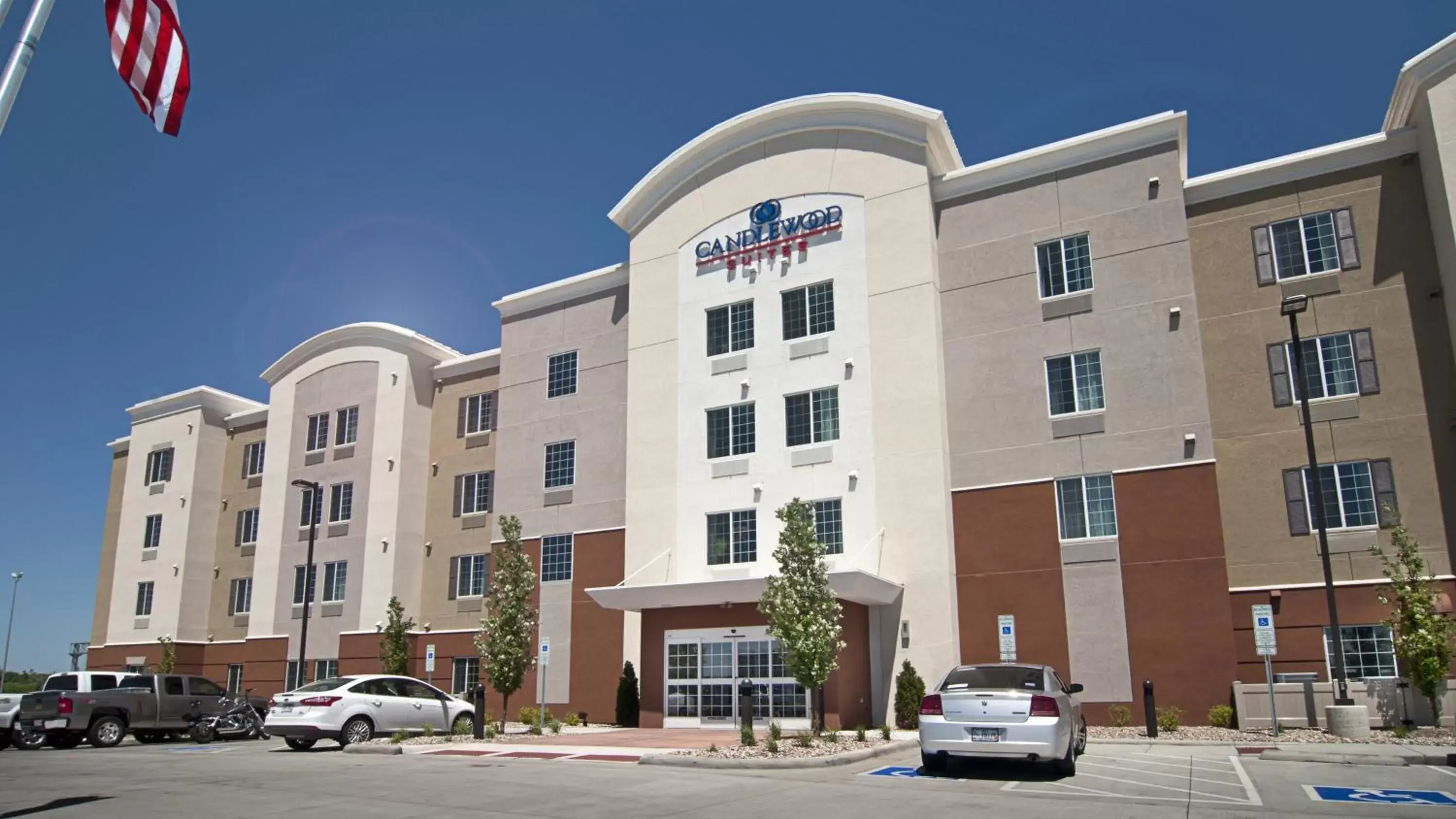 Property Building in Candlewood Suites Sioux Falls, an IHG Hotel
