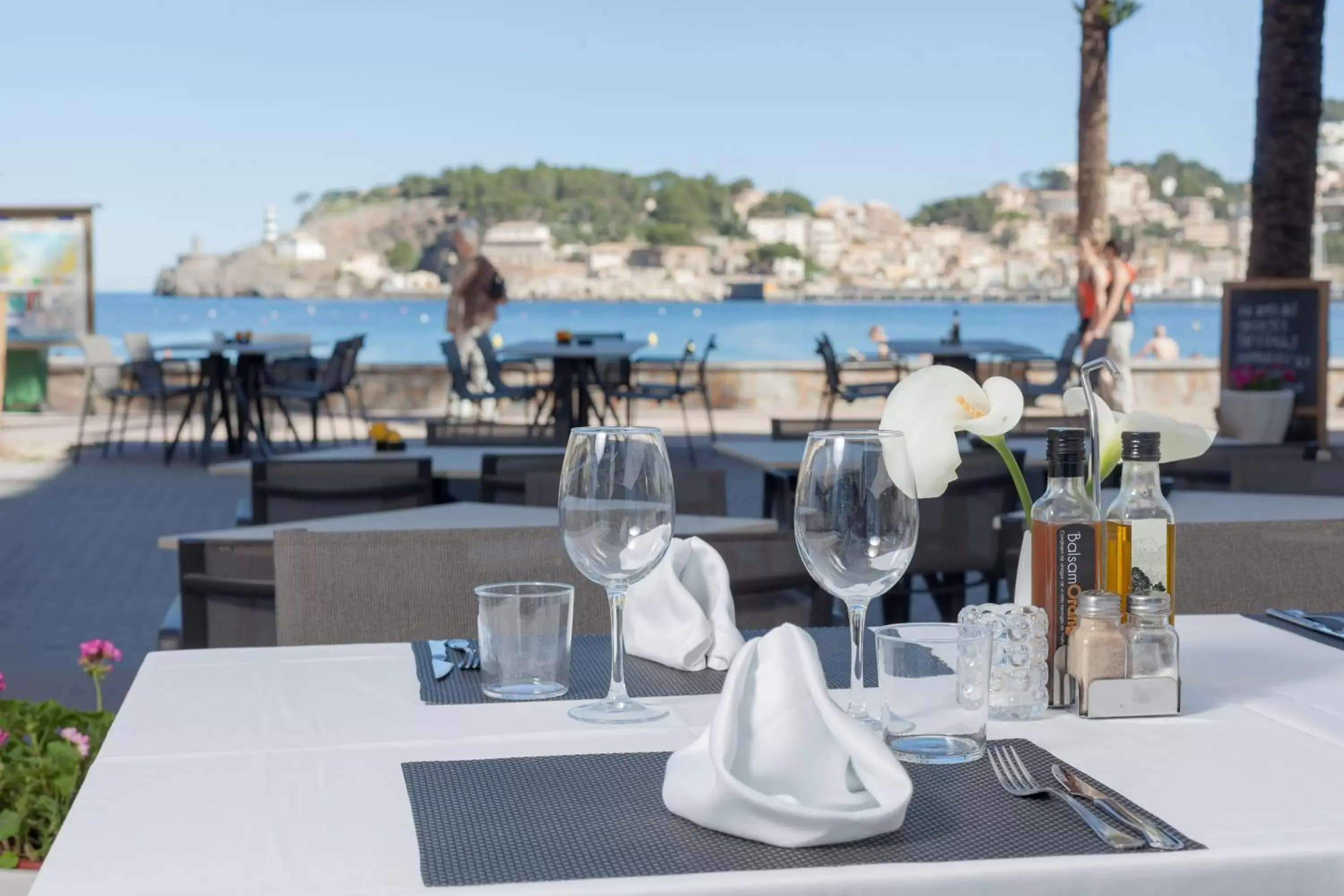 Balcony/Terrace, Restaurant/Places to Eat in Los Geranios