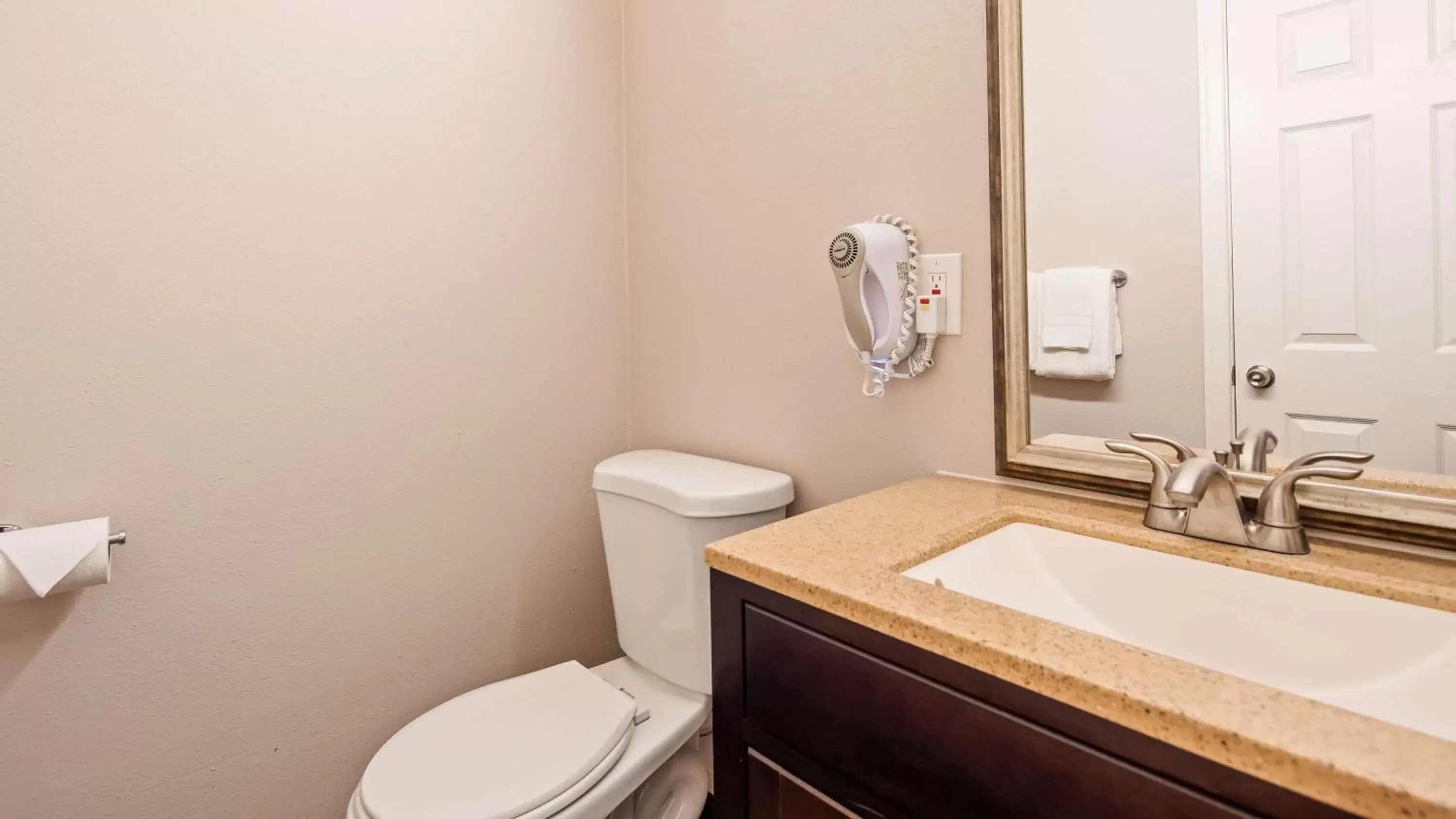 Bathroom in Motel 6 Ridgecrest, CA China Lake