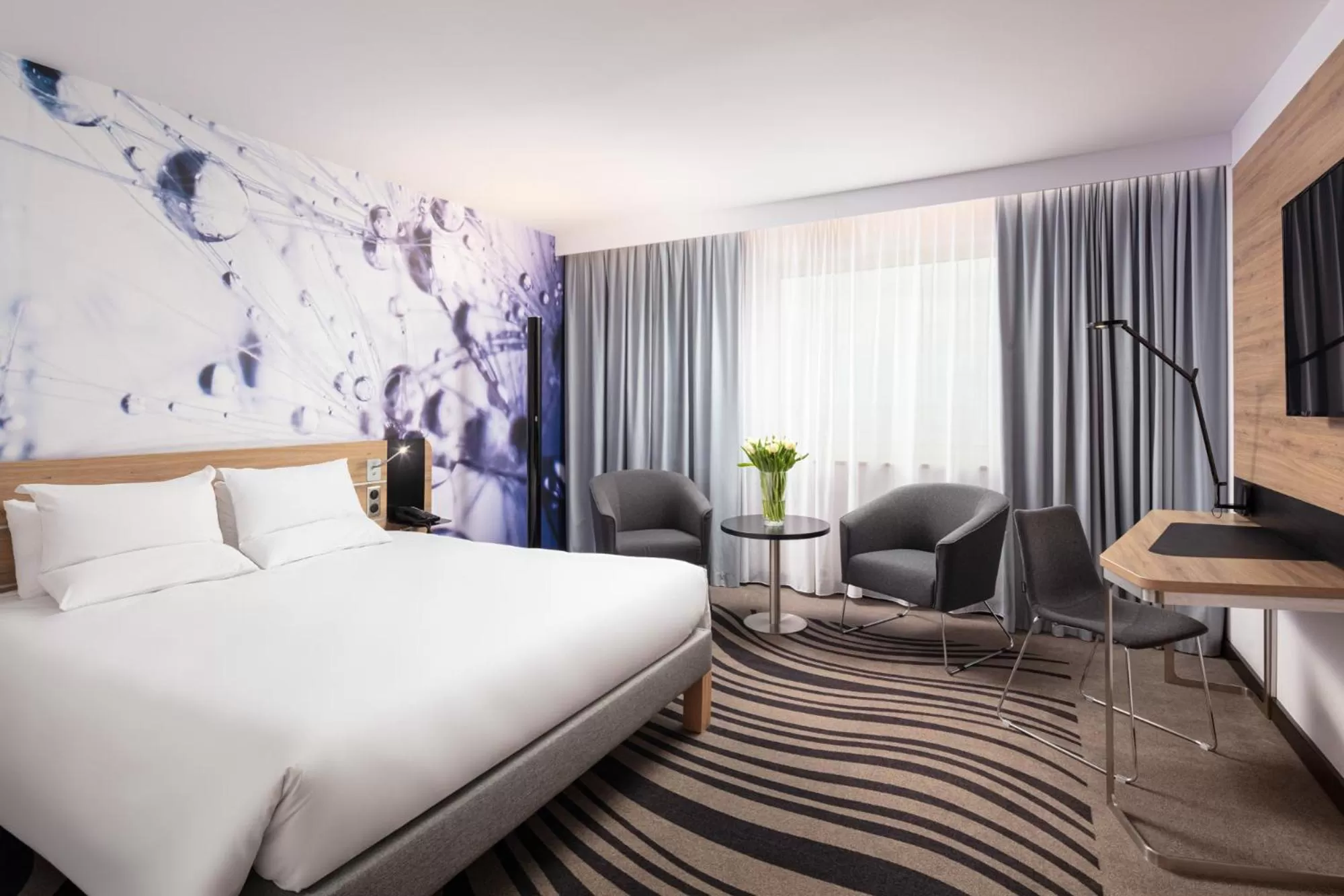 Bed in Novotel Poznan Centrum