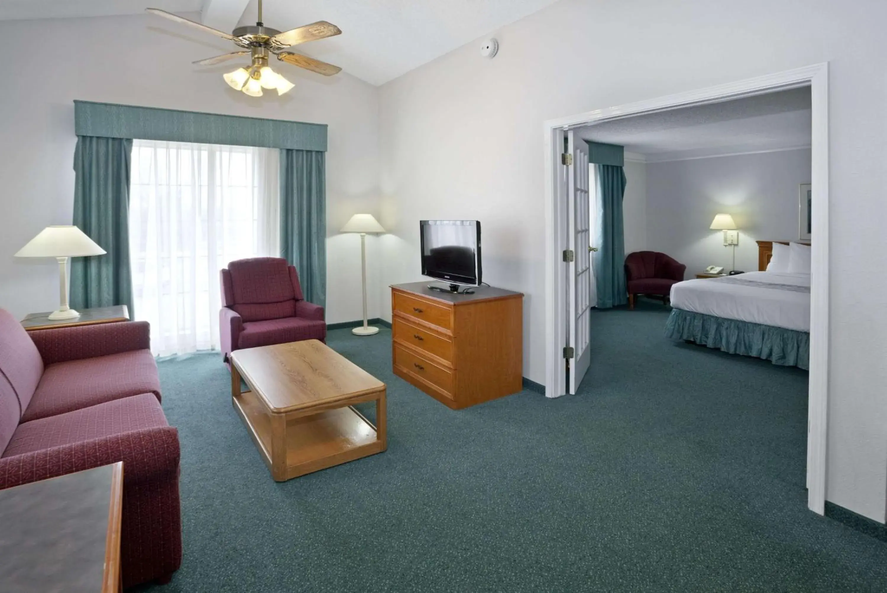 Photo of the whole room in La Quinta Inn by Wyndham Omaha West