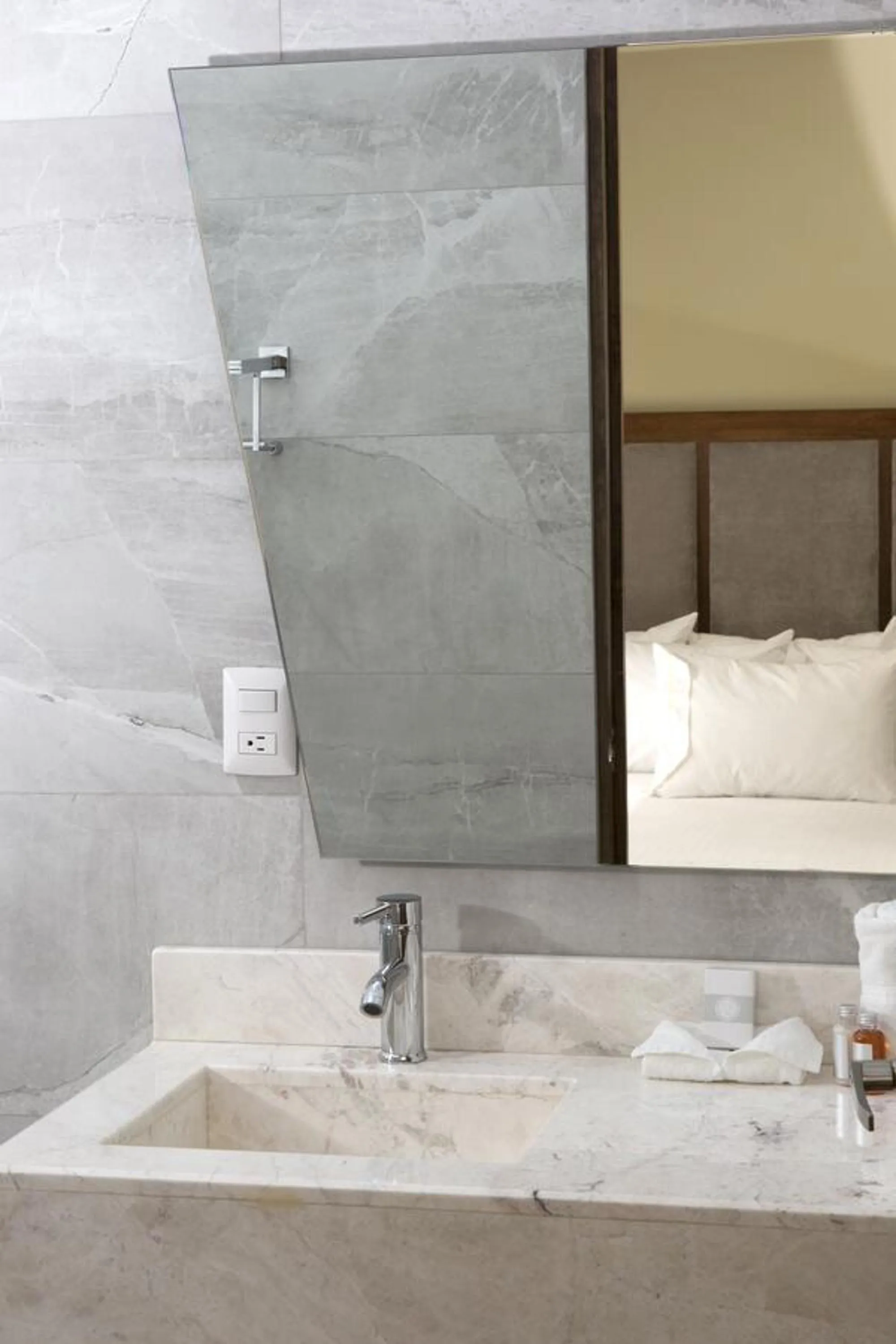 Bathroom in Suites Lerma 205