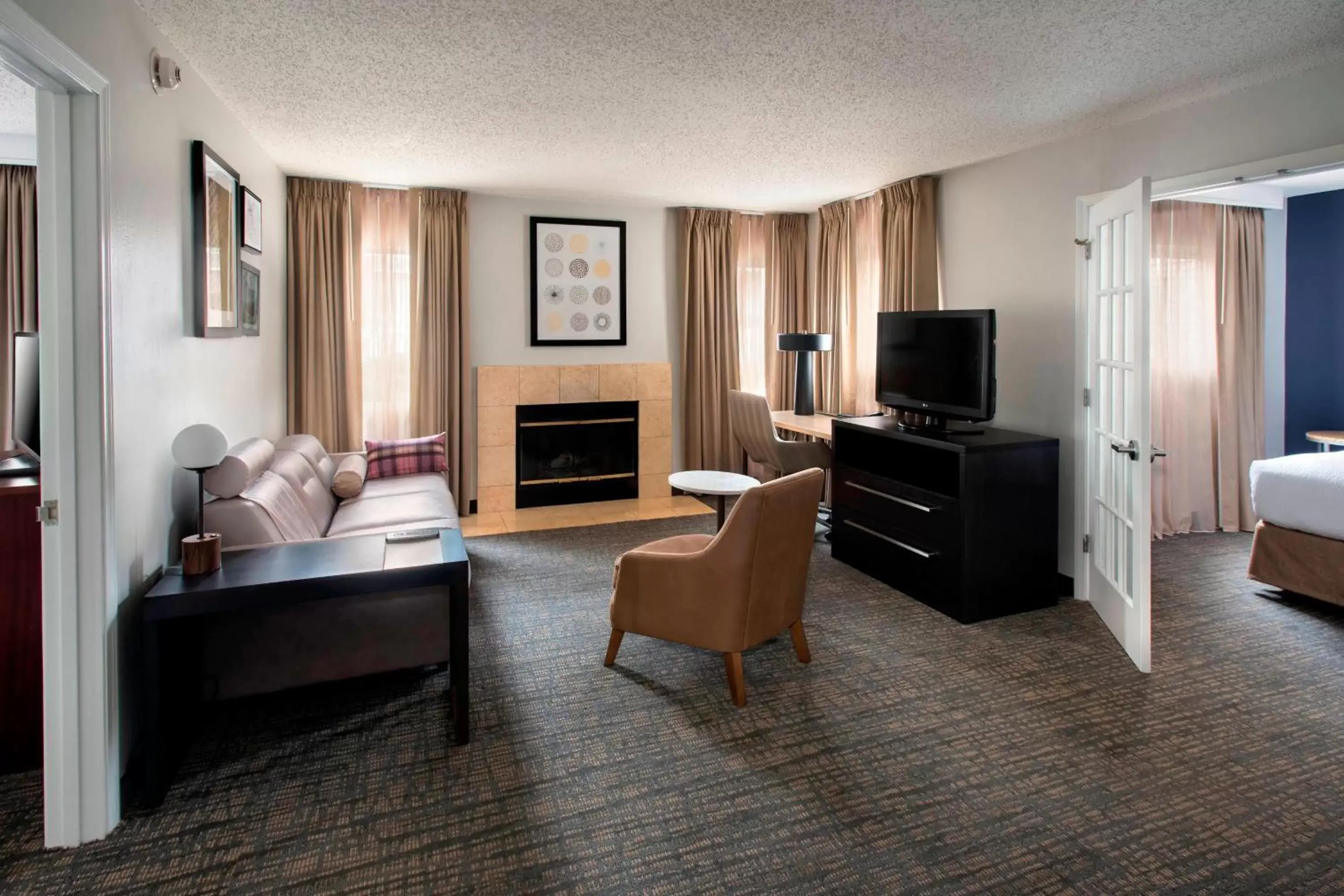 Bedroom, Seating Area in Residence Inn Syracuse Carrier Circle