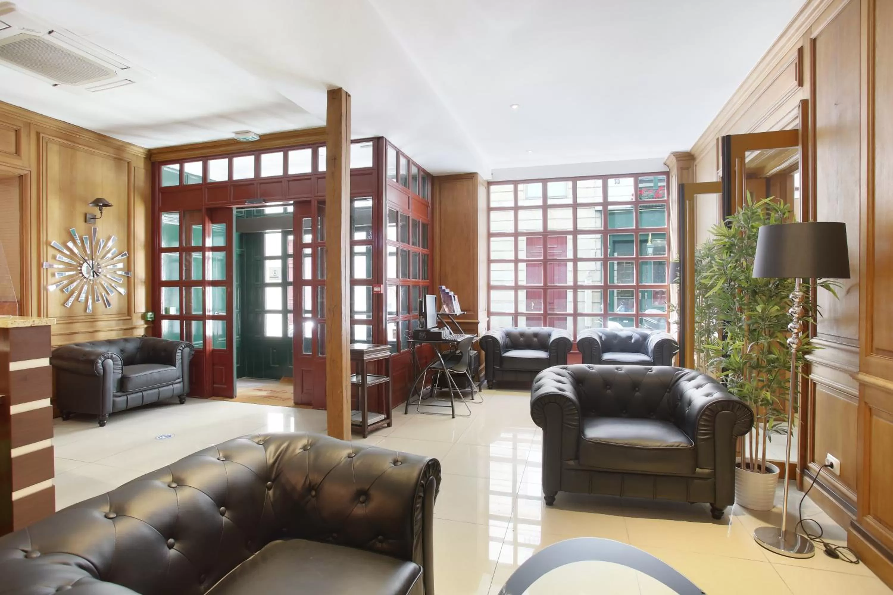 Lobby or reception in Hotel Lautrec Opera