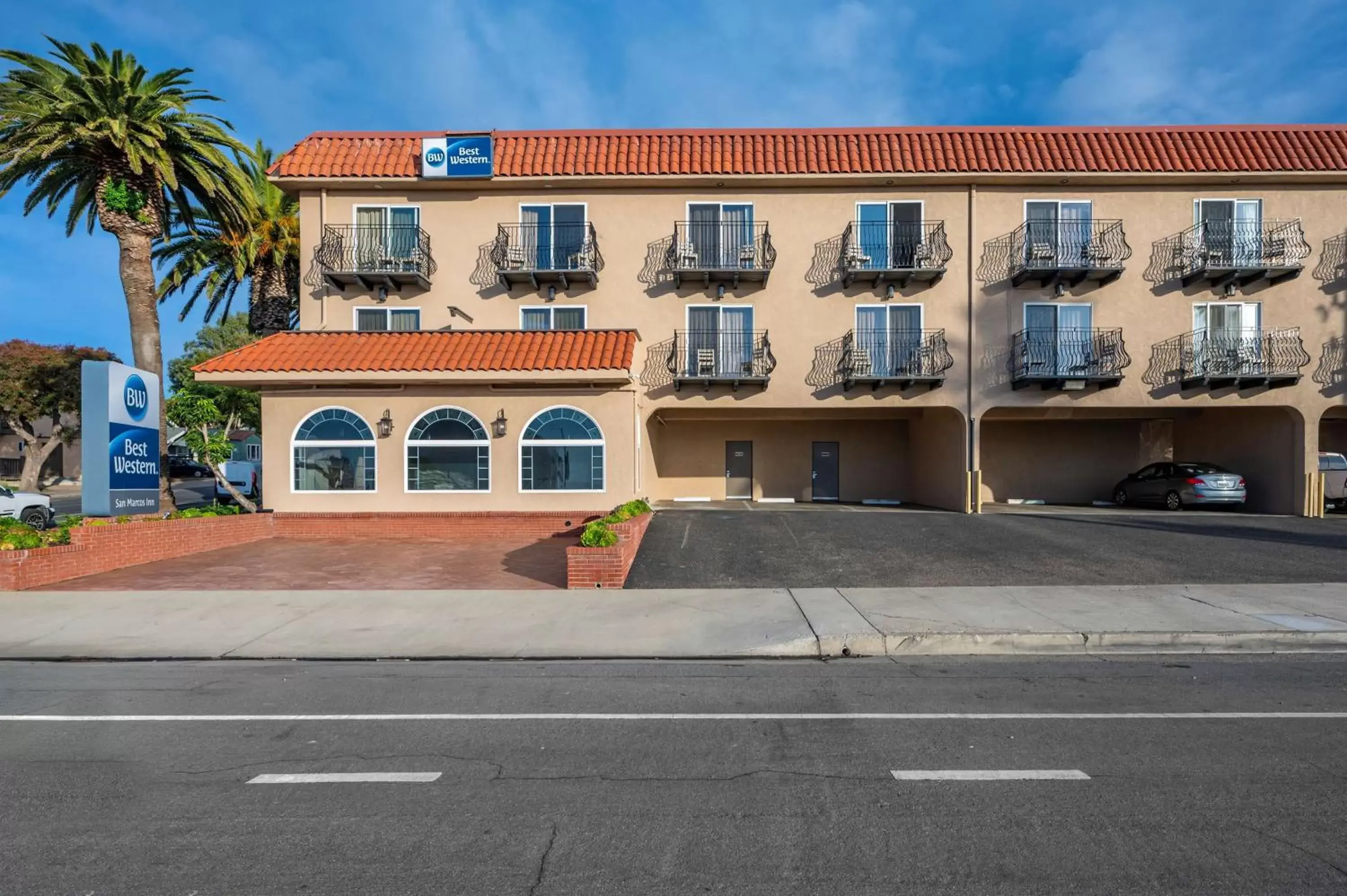 Property Building in Best Western San Marcos Inn