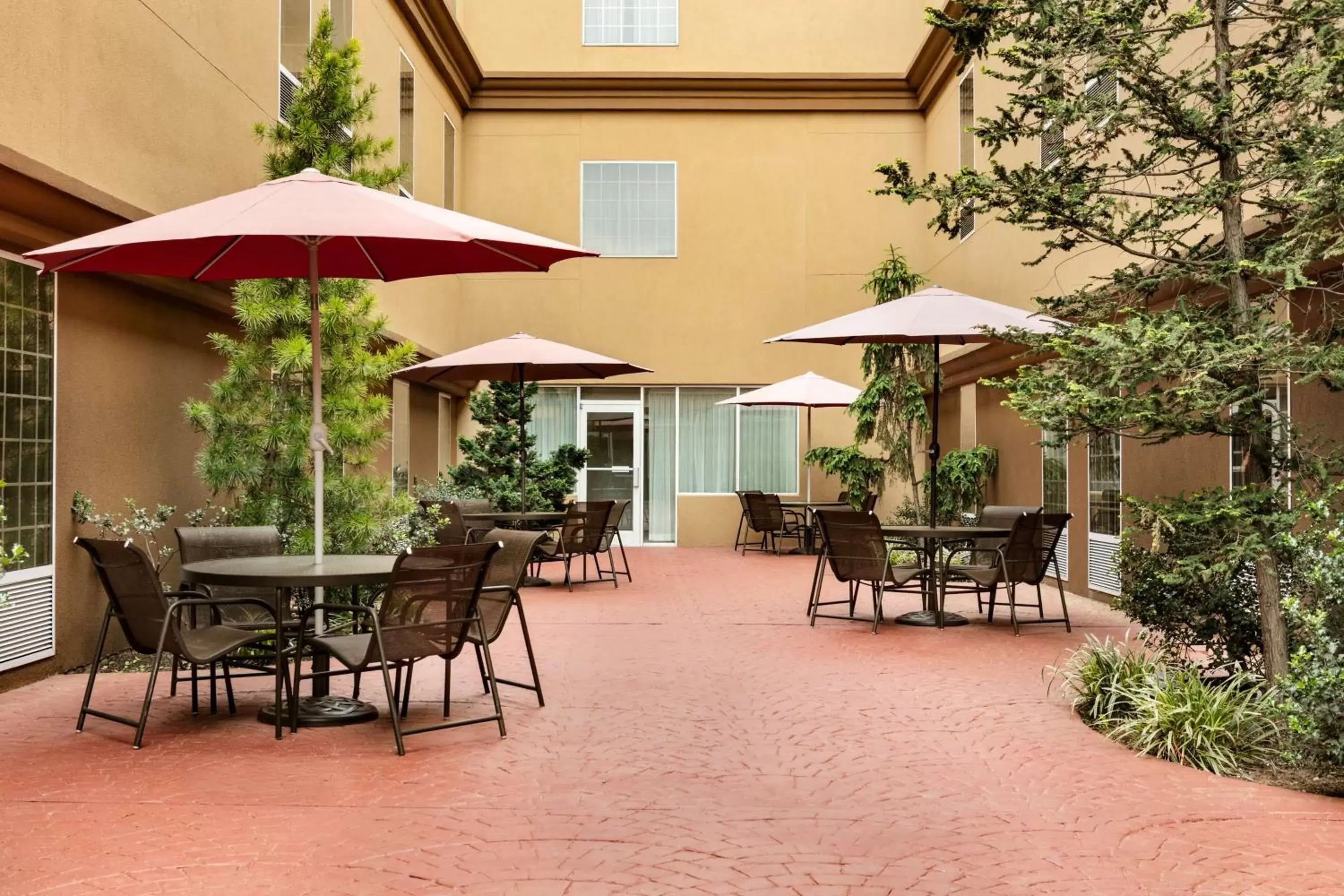 Patio in Hampton Inn & Suites Hershey