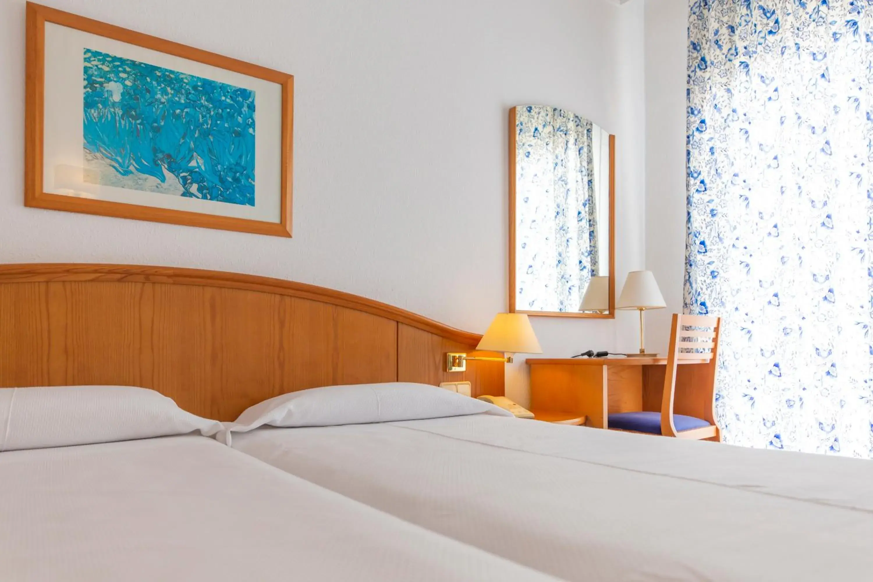 Twin Room in Hotel Ramblamar Twin Room in Hotel Ramblamar