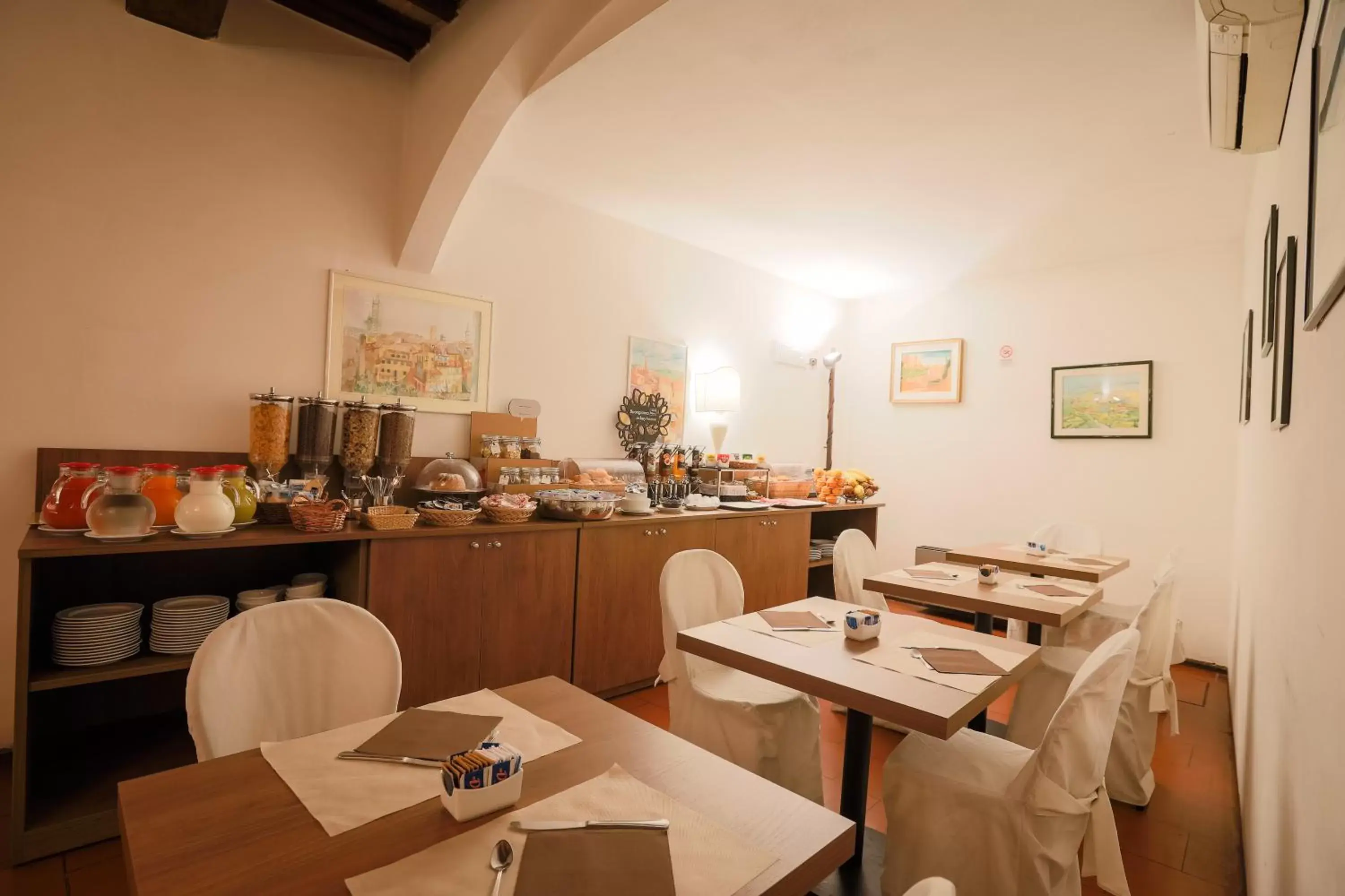 Restaurant/Places to Eat in Hotel Duomo