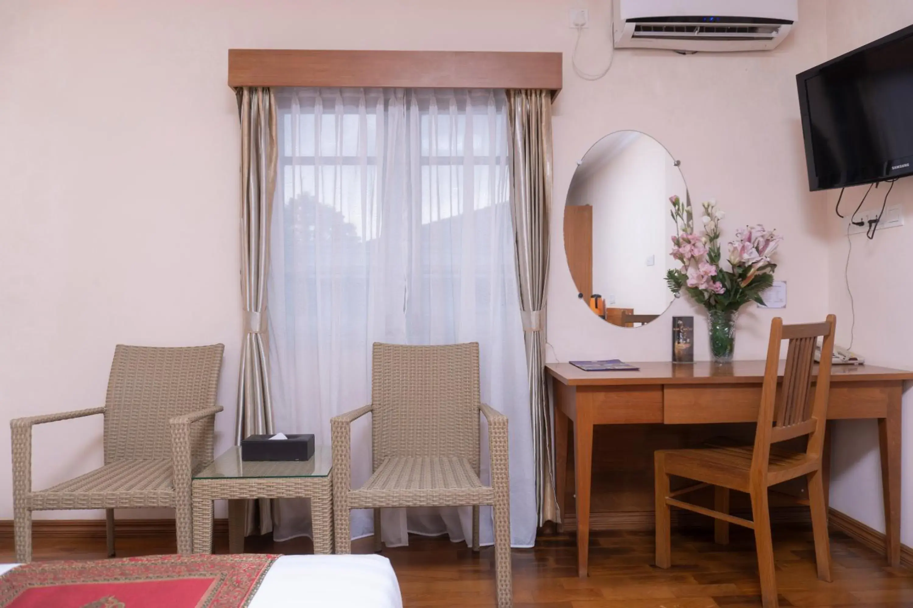 room service, Dining Area in Hotel Sidney