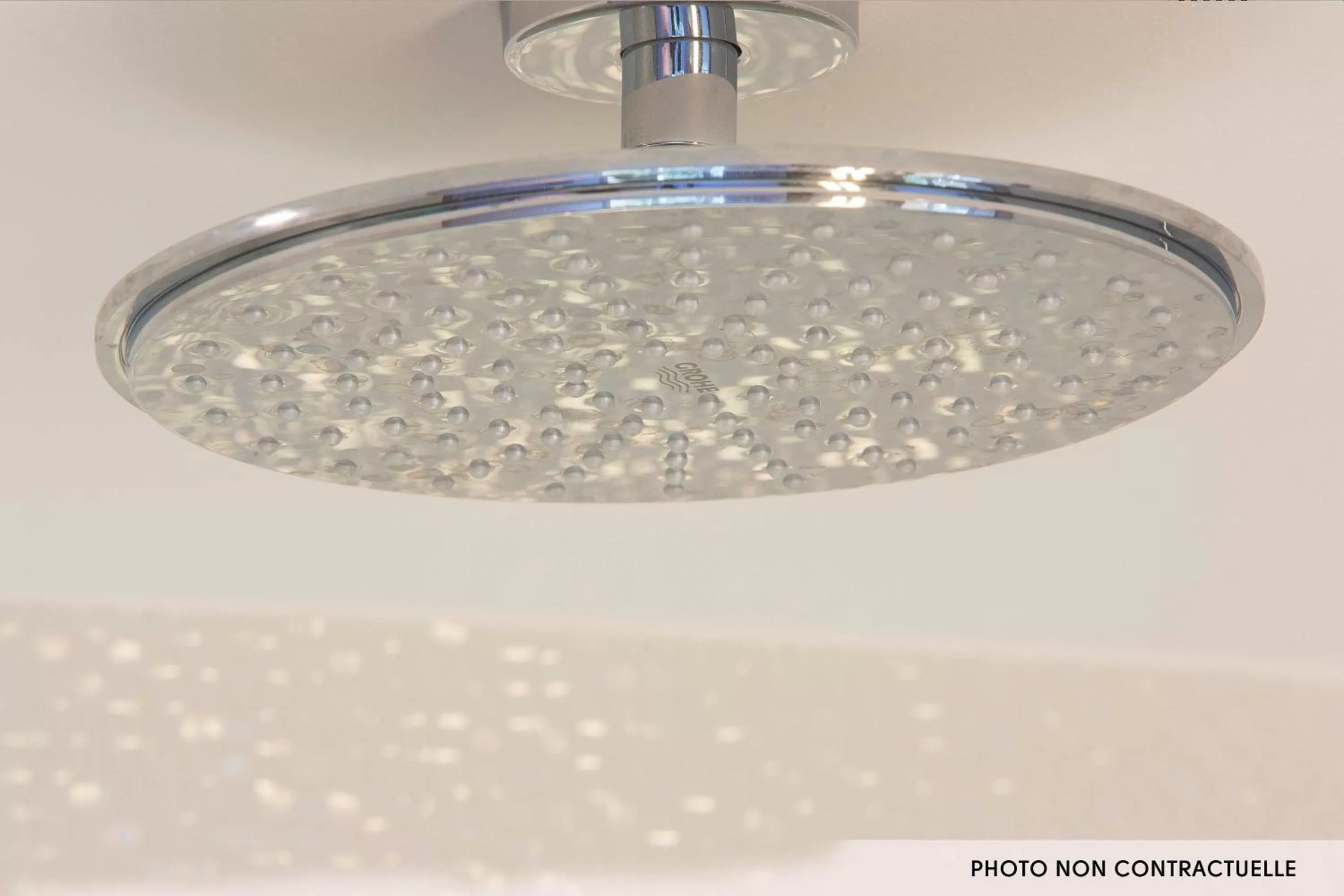 Bathroom in Oceania l'Hôtel de France Nantes