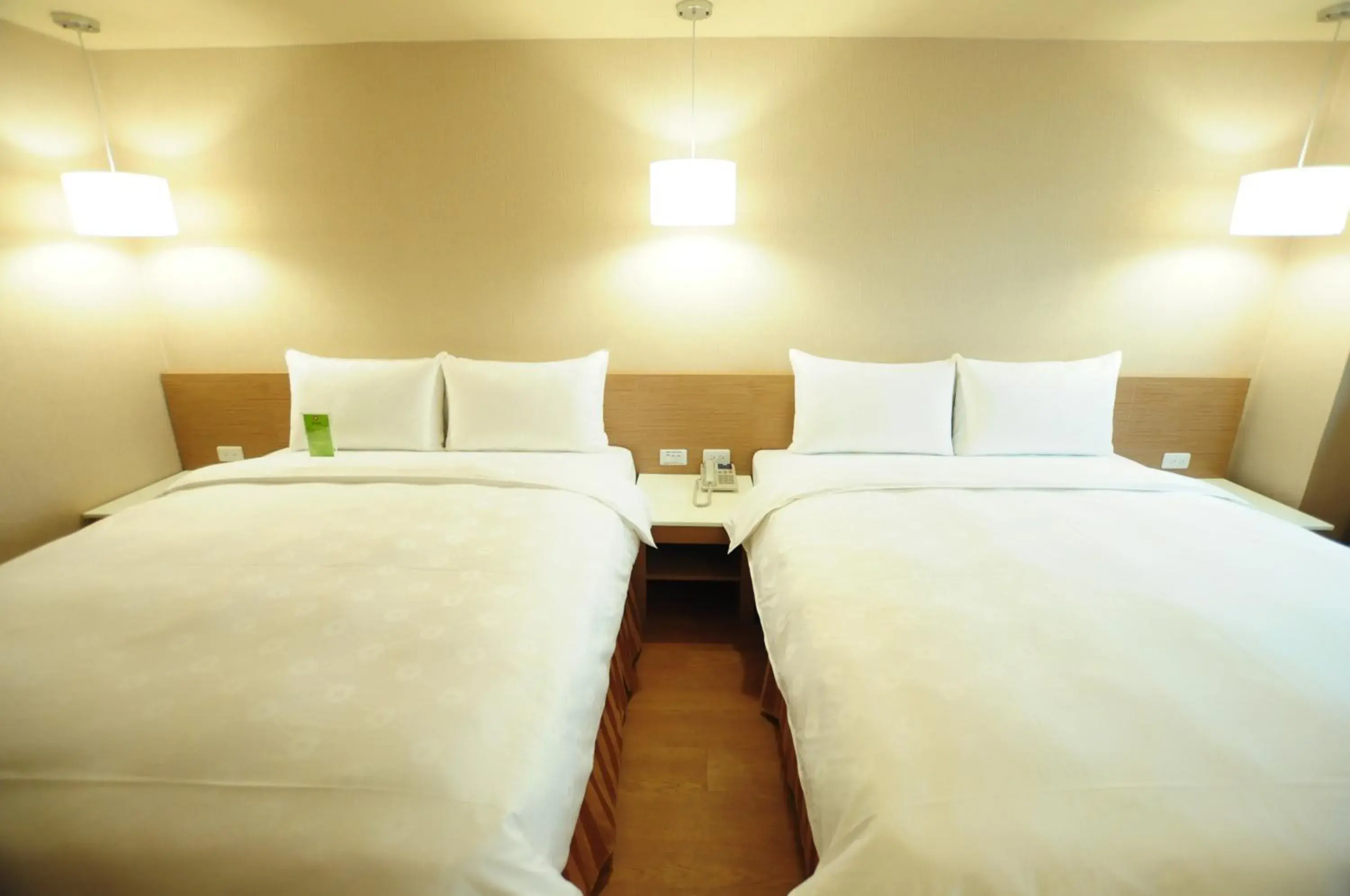 Bed in Kindness Hotel - Kaohsiung Main Station