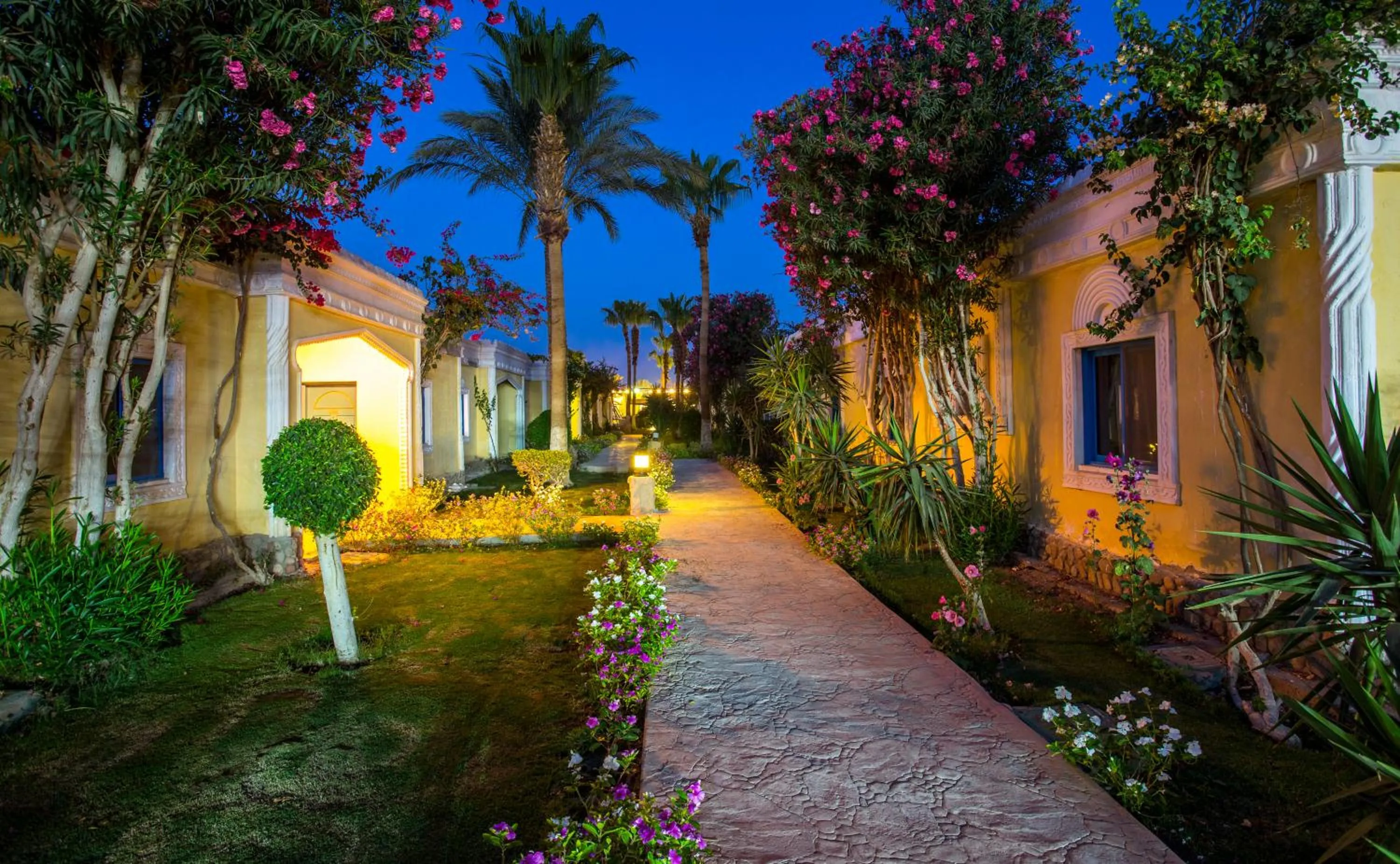 Garden in Mirage Bay Resort & Aqua Park