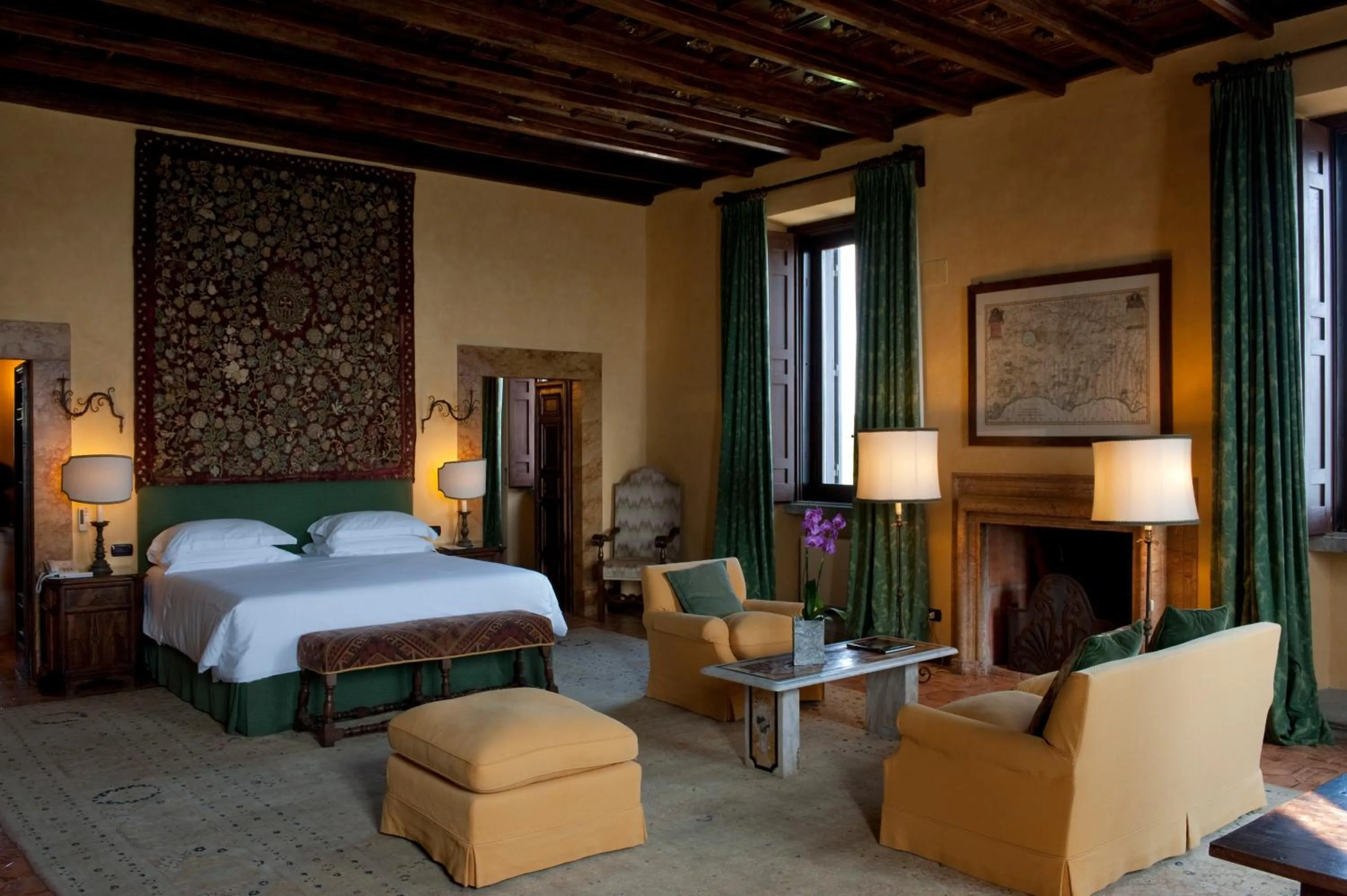 Deluxe Suite with Sea View in La Posta Vecchia Hotel