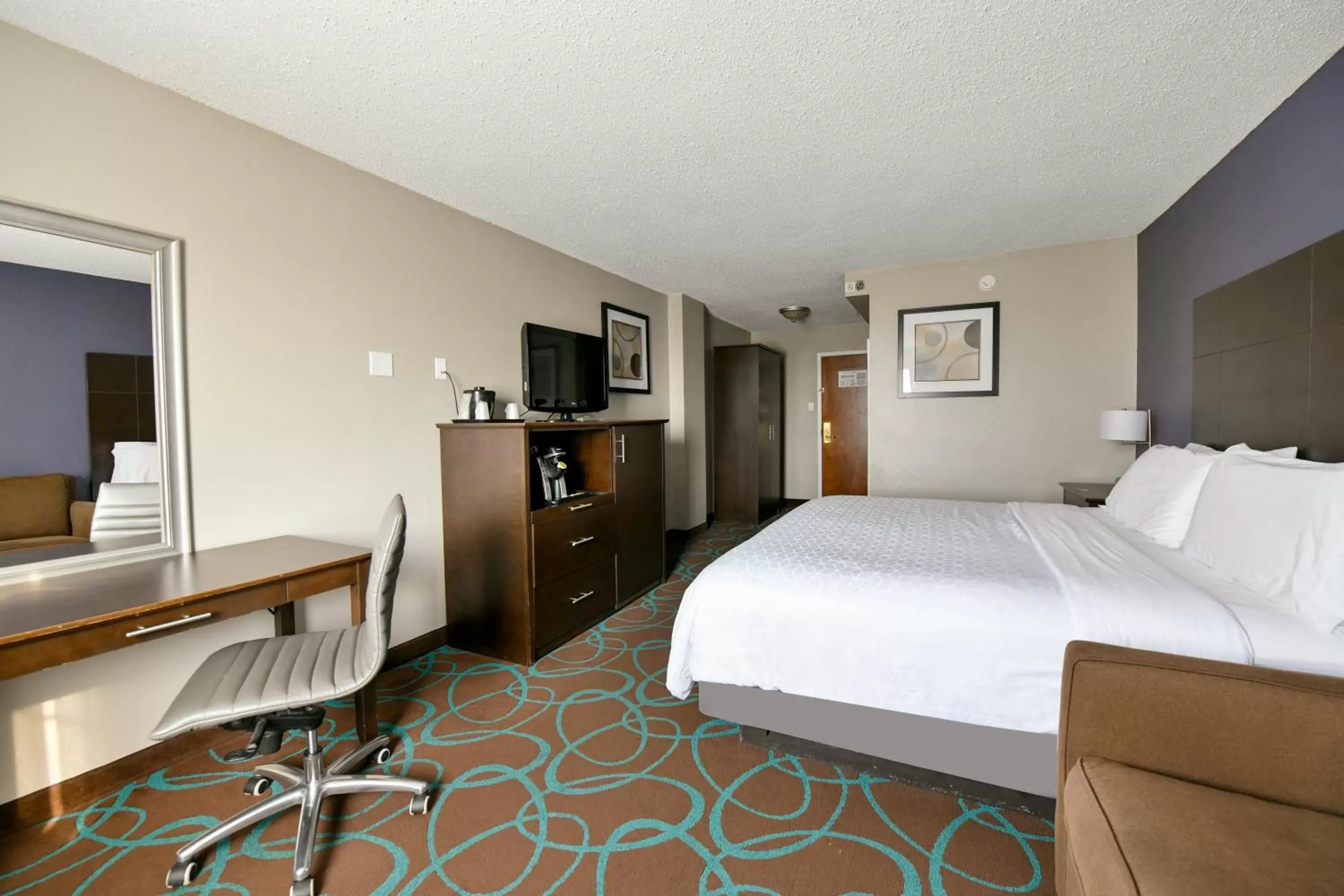 Photo of the whole room in Holiday Inn Niagara Falls-Scenic Downtown, an IHG Hotel