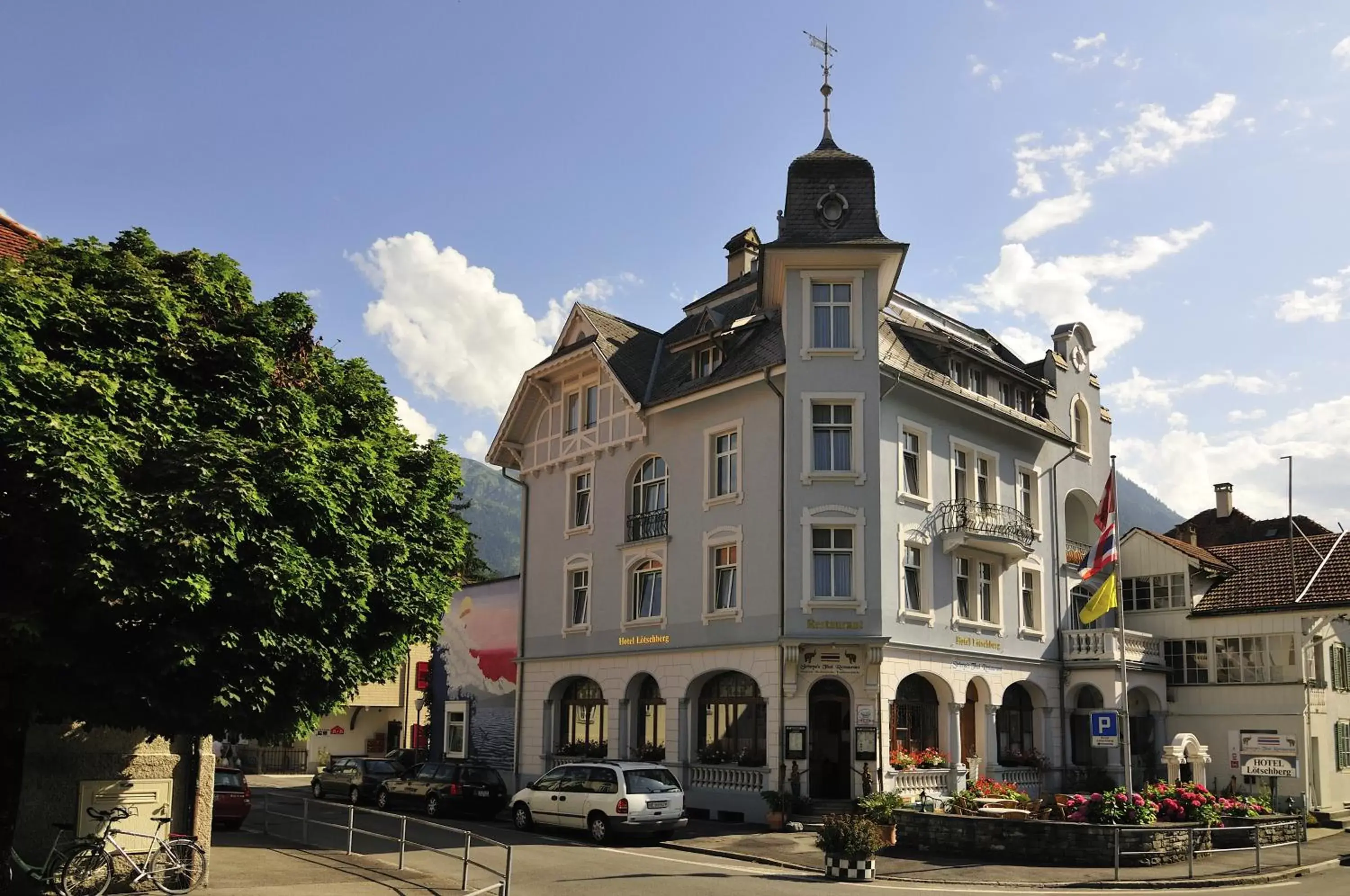 Facade/entrance, Property Building in Hotel Lötschberg