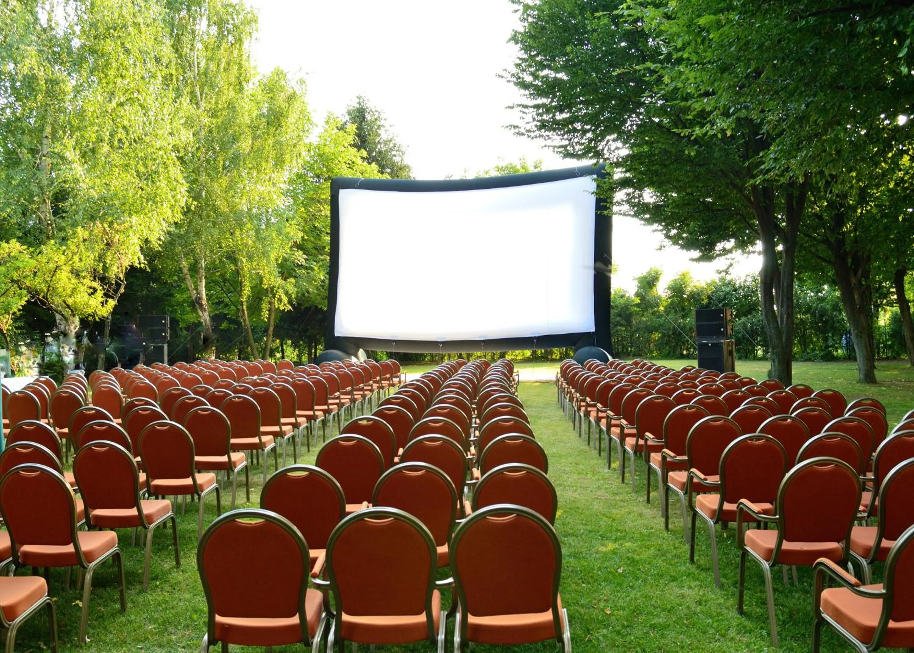 Garden in Crowne Plaza Bucharest by IHG